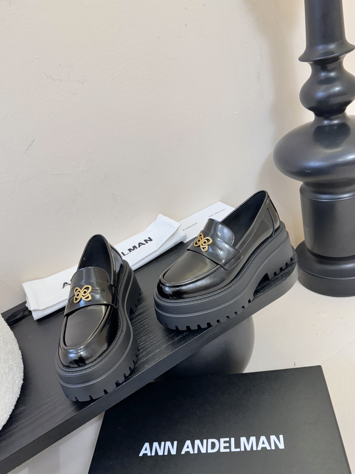 ANN AND*新款厚底乐福鞋 很难不爱新品带有精致扣啦 真的好喜欢啊啊啊啊啊啊 姐妹们冲就对了 真的很