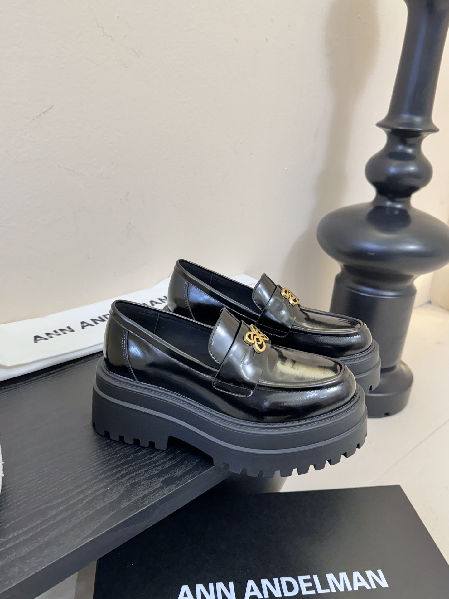 ANN AND*新款厚底乐福鞋 很难不爱新品带有精致扣啦 真的好喜欢啊啊啊啊啊啊 姐妹们冲就对了 真的很