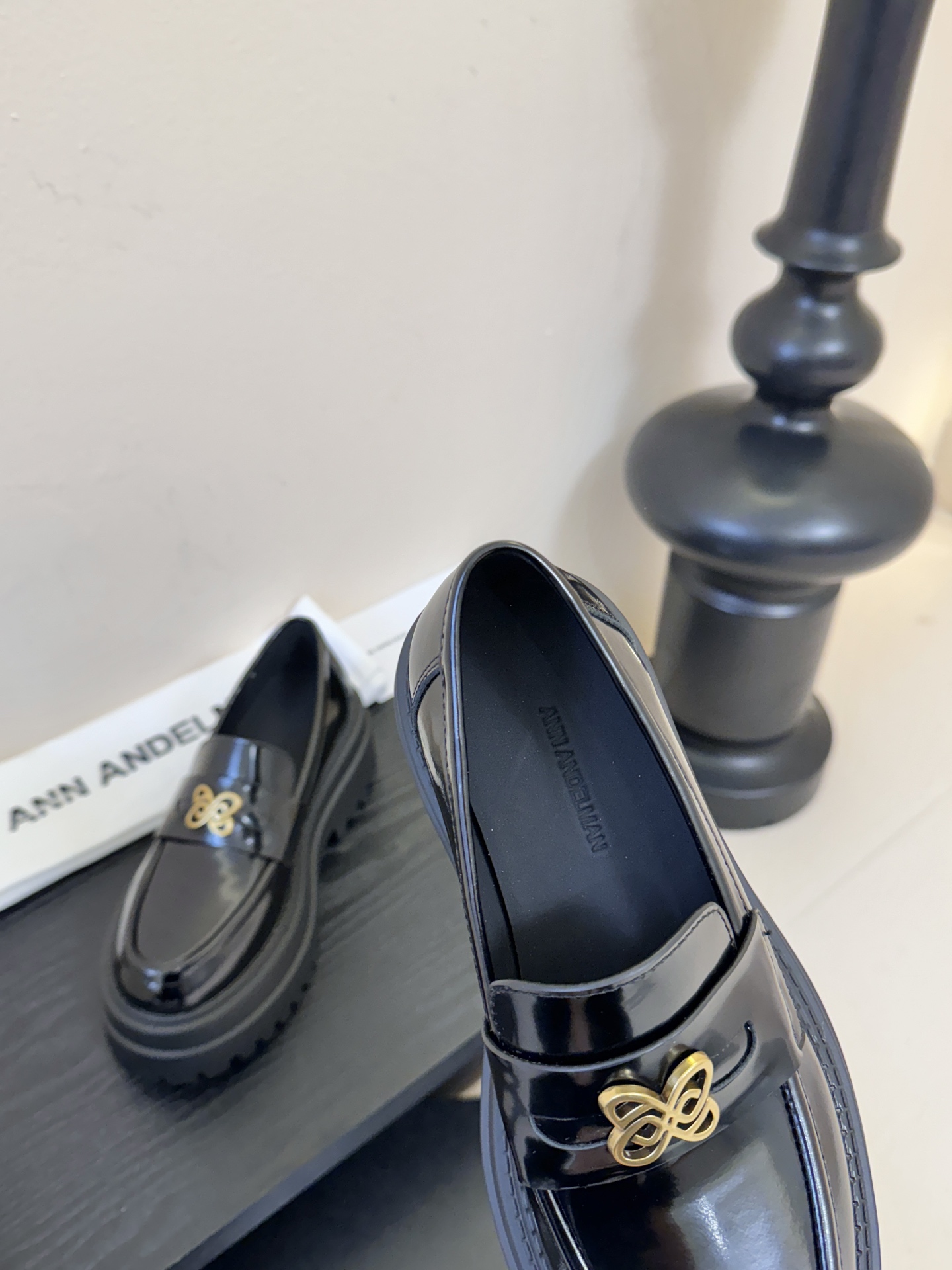 ANN AND*新款厚底乐福鞋 很难不爱新品带有精致扣啦 真的好喜欢啊啊啊啊啊啊 姐妹们冲就对了 真的很