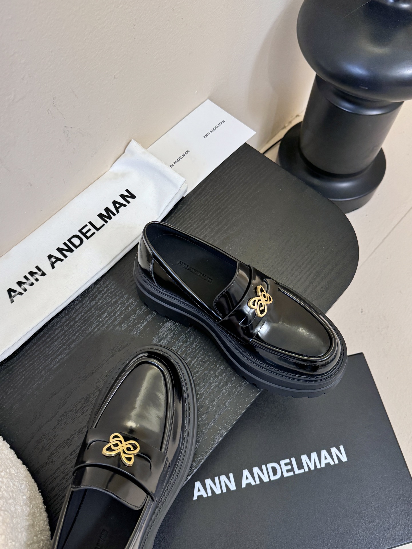 ANN AND*新款厚底乐福鞋 很难不爱新品带有精致扣啦 真的好喜欢啊啊啊啊啊啊 姐妹们冲就对了 真的很