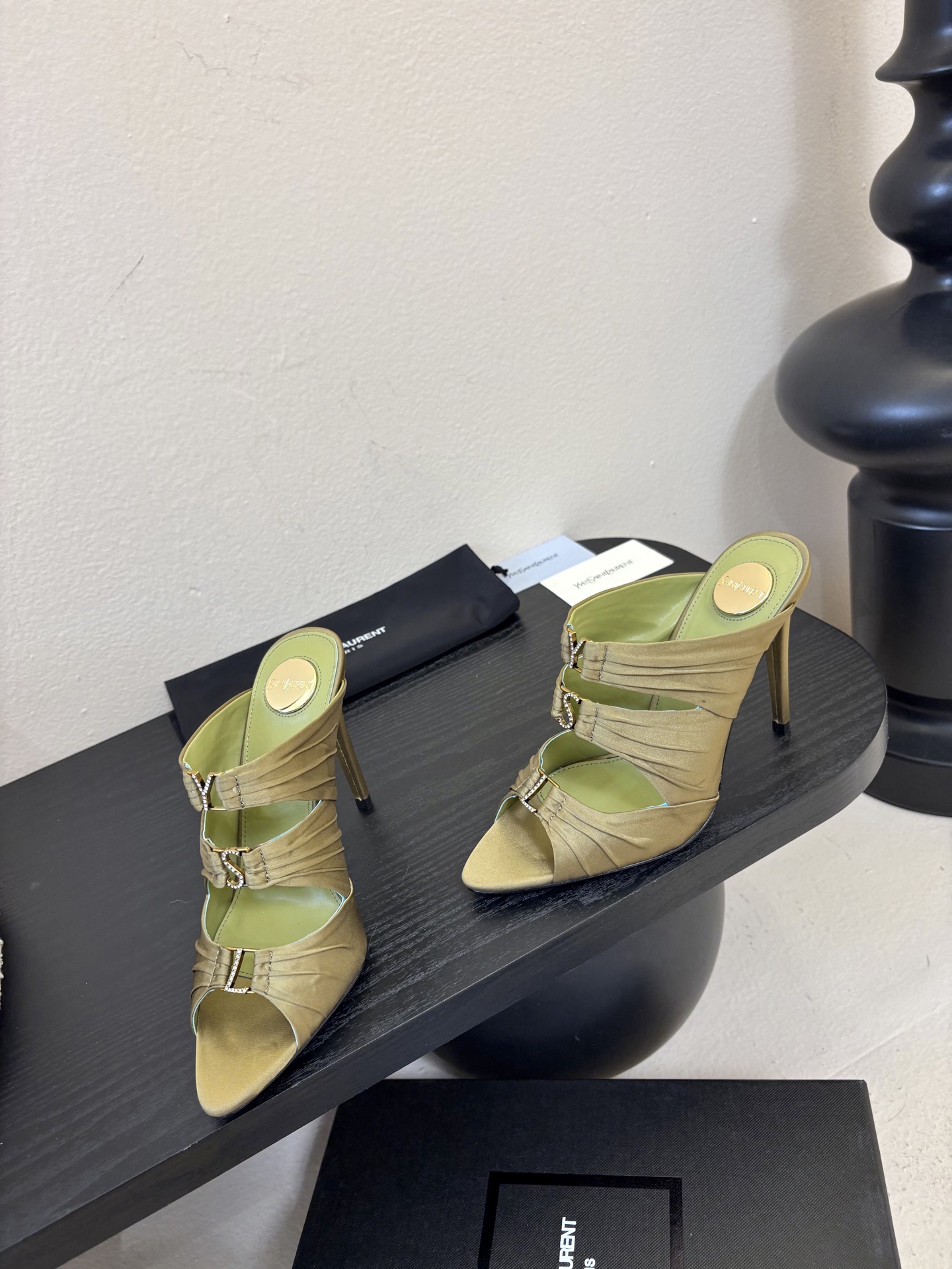 圣罗兰Saint Lauren* ss新YSL Logo高跟鞋拖Ysl走秀款高跟鞋 各种小裙子搭配起来 