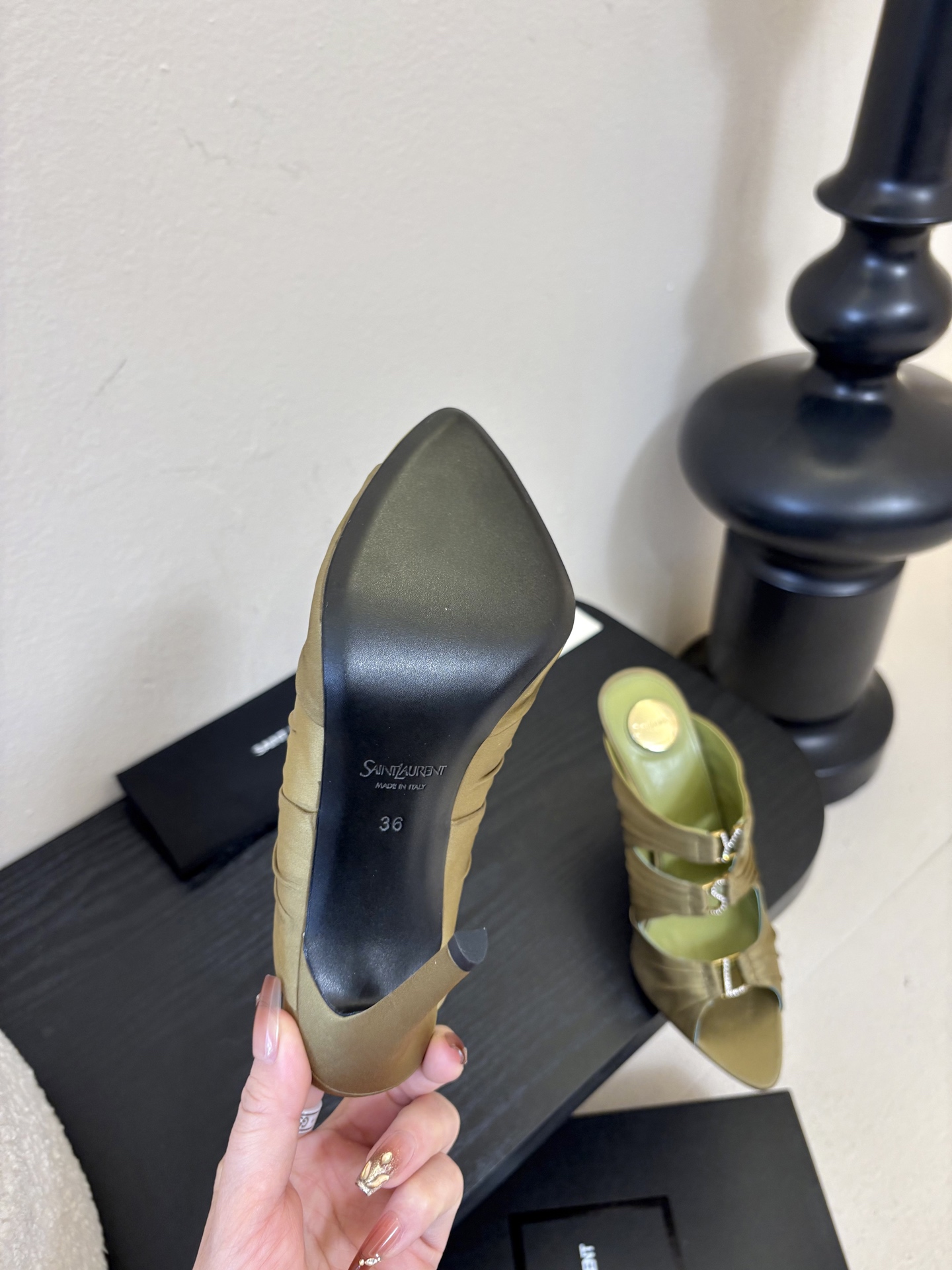 圣罗兰Saint Lauren* ss新YSL Logo高跟鞋拖Ysl走秀款高跟鞋 各种小裙子搭配起来 