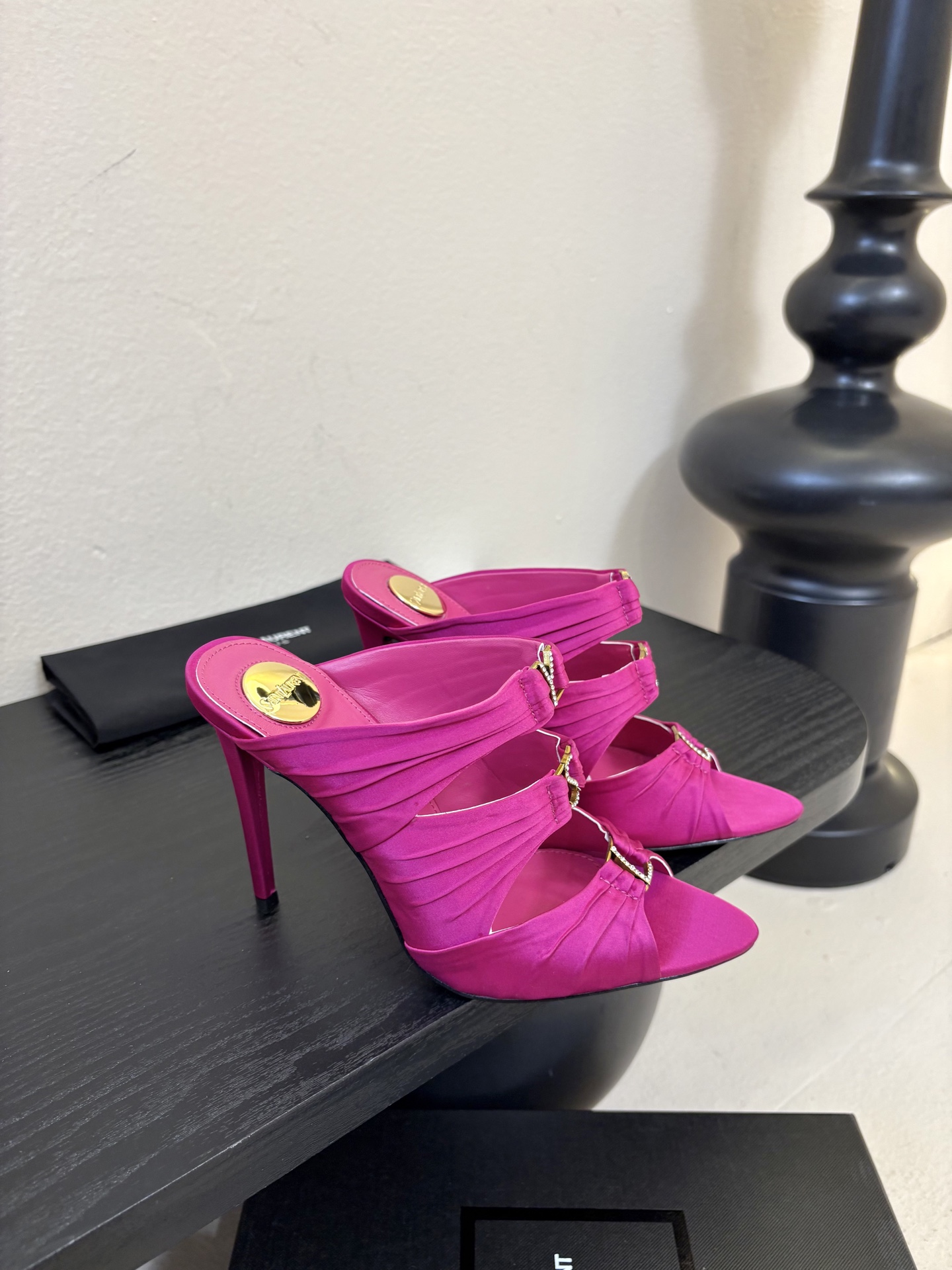 圣罗兰Saint Lauren* ss新YSL Logo高跟鞋拖Ysl走秀款高跟鞋 各种小裙子搭配起来 