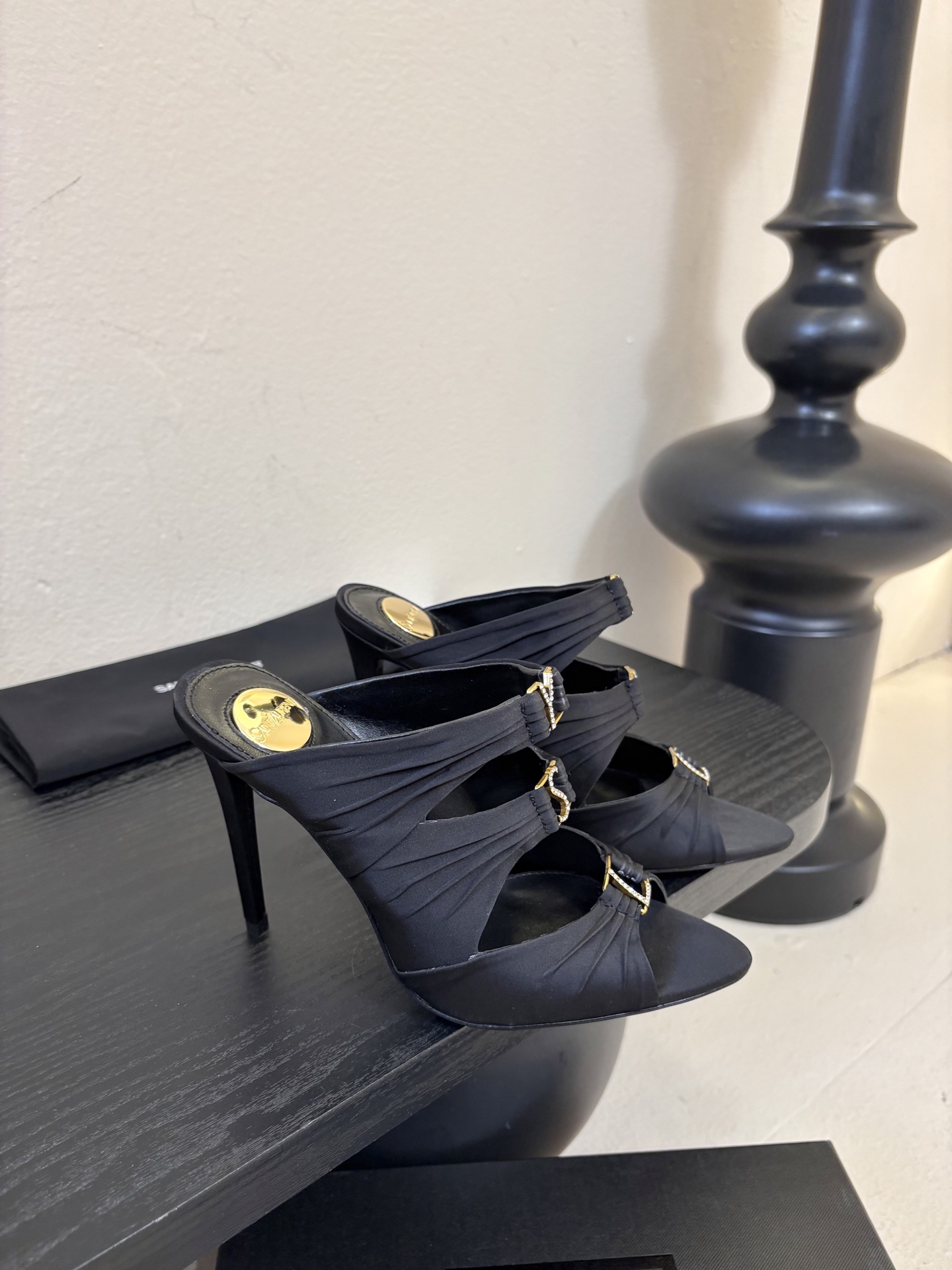 圣罗兰Saint Lauren* ss新YSL Logo高跟鞋拖Ysl走秀款高跟鞋 各种小裙子搭配起来 