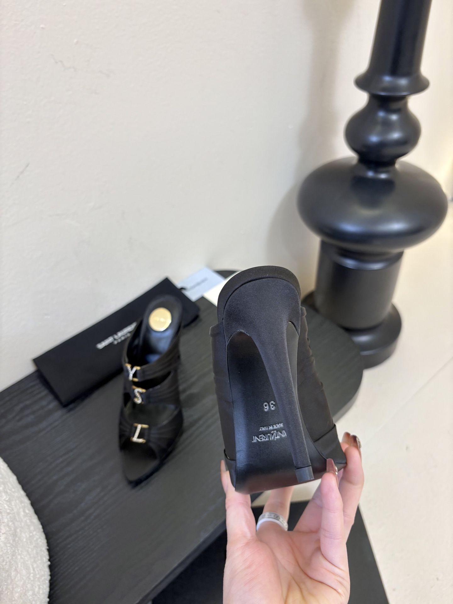 圣罗兰Saint Lauren* ss新YSL Logo高跟鞋拖Ysl走秀款高跟鞋 各种小裙子搭配起来 