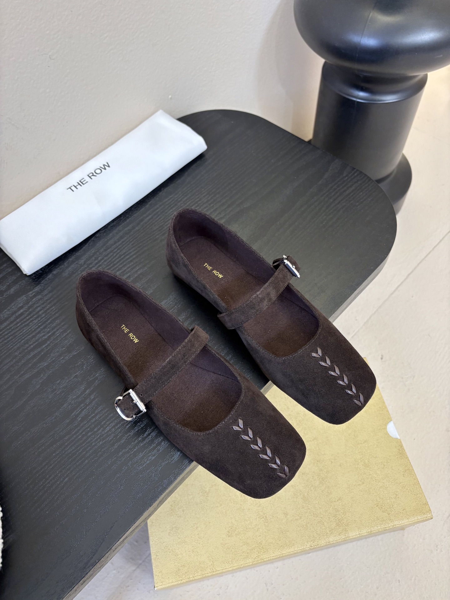 The ro*26早春新款玛丽珍平底单鞋跳舞鞋奶奶鞋！很少会看到一款跳舞鞋会做到这么精细、而且对脚的包容