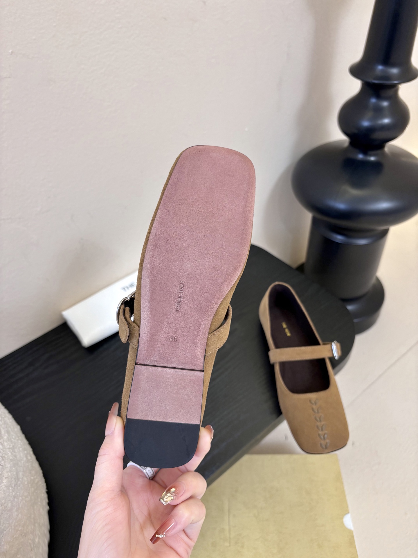 The ro*26早春新款玛丽珍平底单鞋跳舞鞋奶奶鞋！很少会看到一款跳舞鞋会做到这么精细、而且对脚的包容