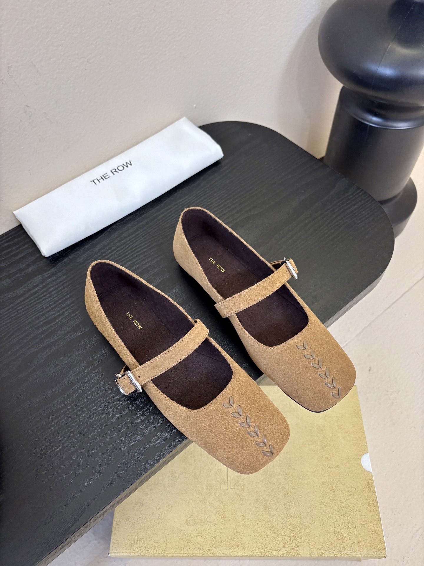 The ro*26早春新款玛丽珍平底单鞋跳舞鞋奶奶鞋！很少会看到一款跳舞鞋会做到这么精细、而且对脚的包容