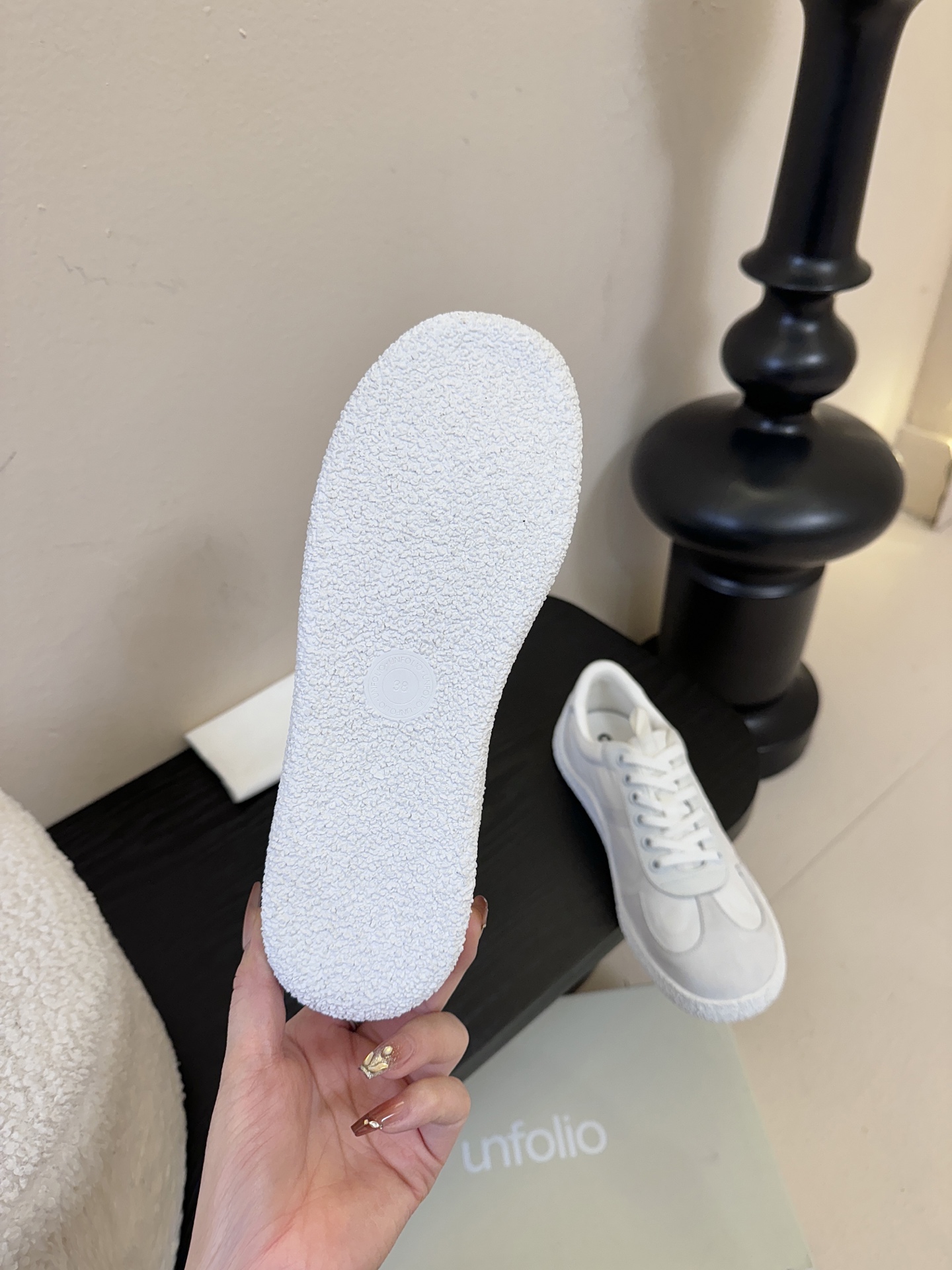 unfolio 新款德训鞋，文艺复古女孩的本命鞋，复古纷呈，慵懒时髦，一起穿漂亮的鞋子吧，弄潮儿就是你自