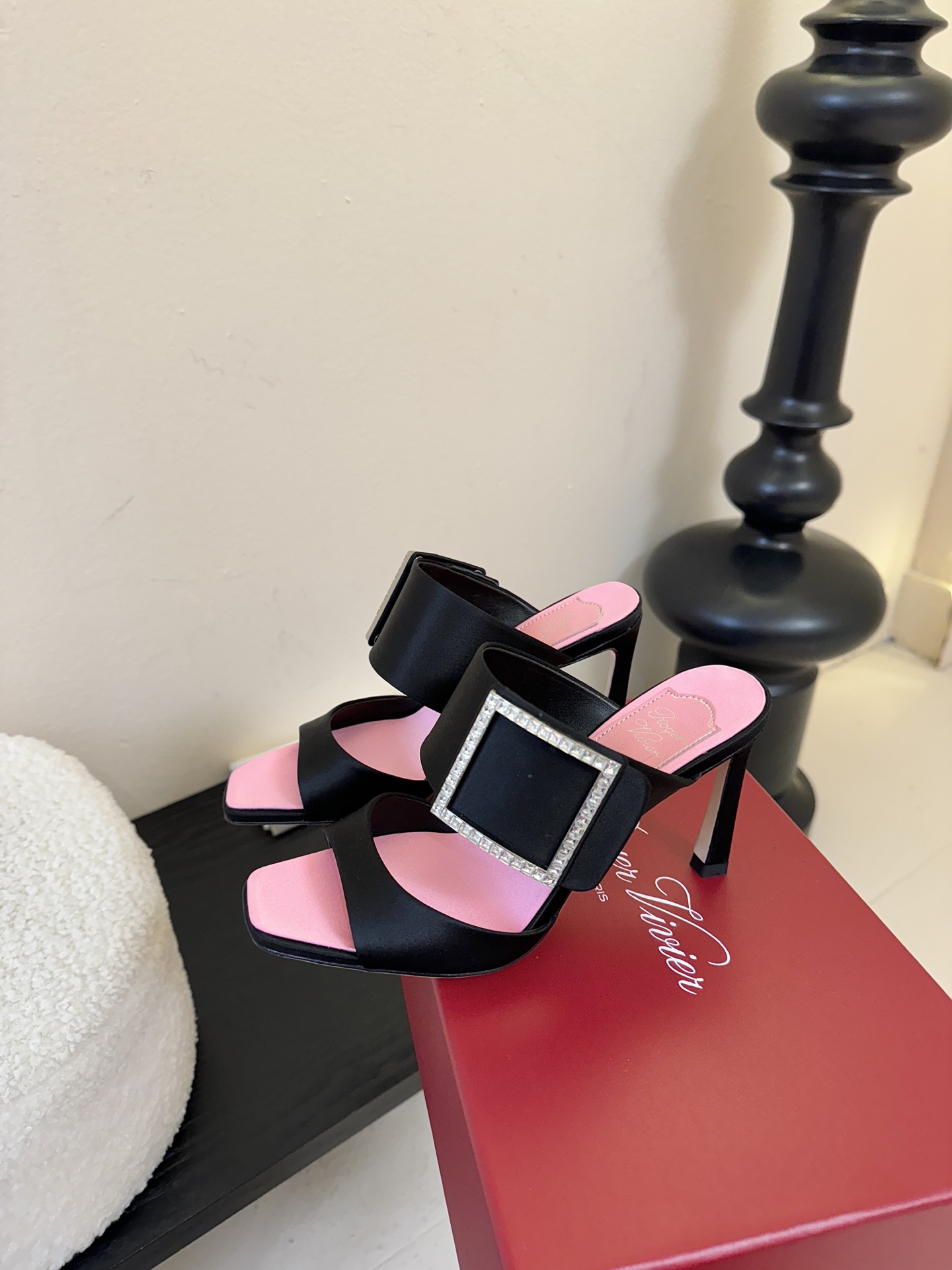 Roger Vivi* 26早春新品凉鞋Virgule钻扣高跟鞋后袢带凉拖 RV必入款 她上脚也太美了吧