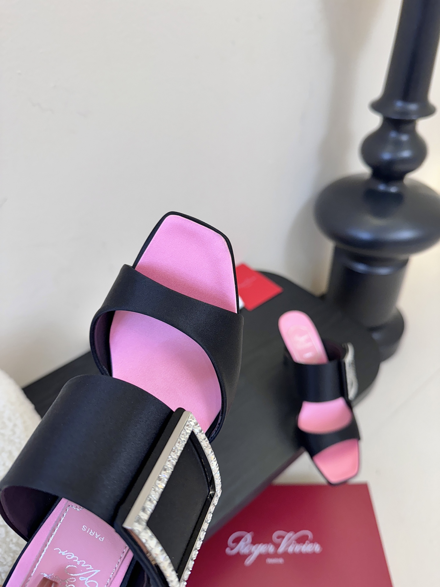 Roger Vivi* 26早春新品凉鞋Virgule钻扣高跟鞋后袢带凉拖 RV必入款 她上脚也太美了吧