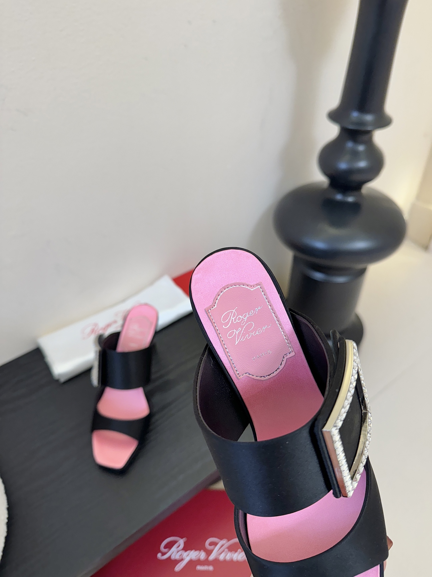 Roger Vivi* 26早春新品凉鞋Virgule钻扣高跟鞋后袢带凉拖 RV必入款 她上脚也太美了吧