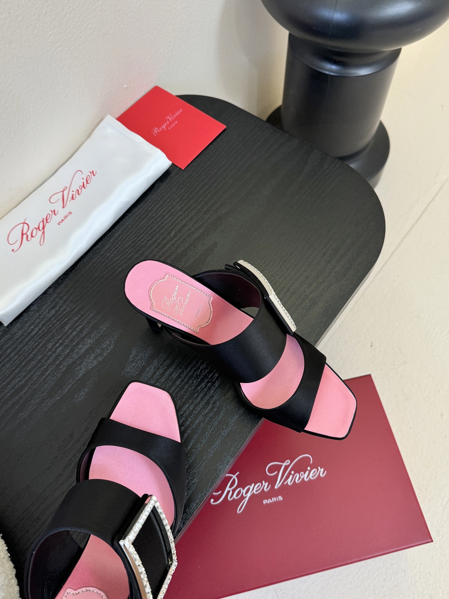 Roger Vivi* 26早春新品凉鞋Virgule钻扣高跟鞋后袢带凉拖 RV必入款 她上脚也太美了吧