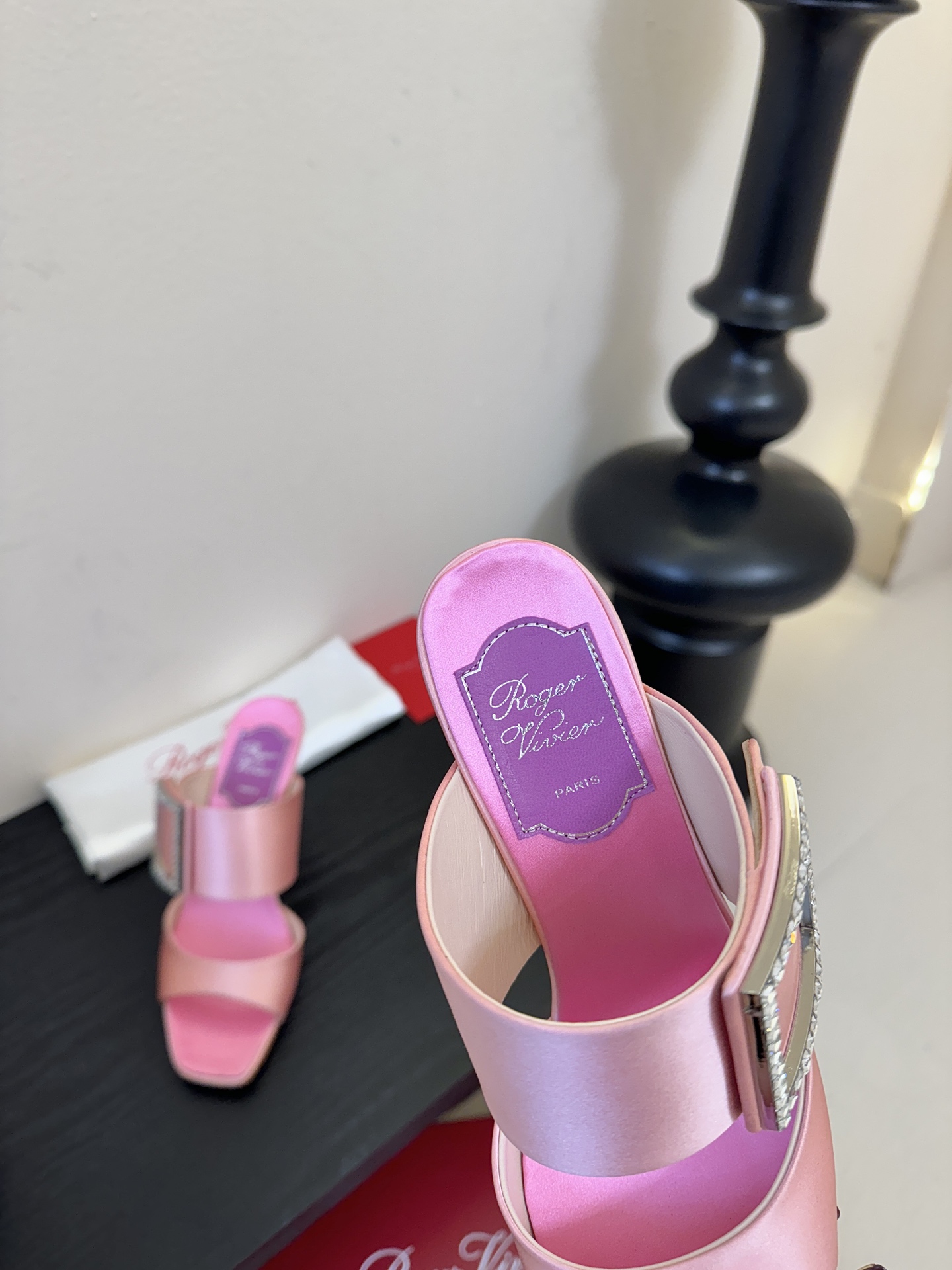 Roger Vivi* 26早春新品凉鞋Virgule钻扣高跟鞋后袢带凉拖 RV必入款 她上脚也太美了吧