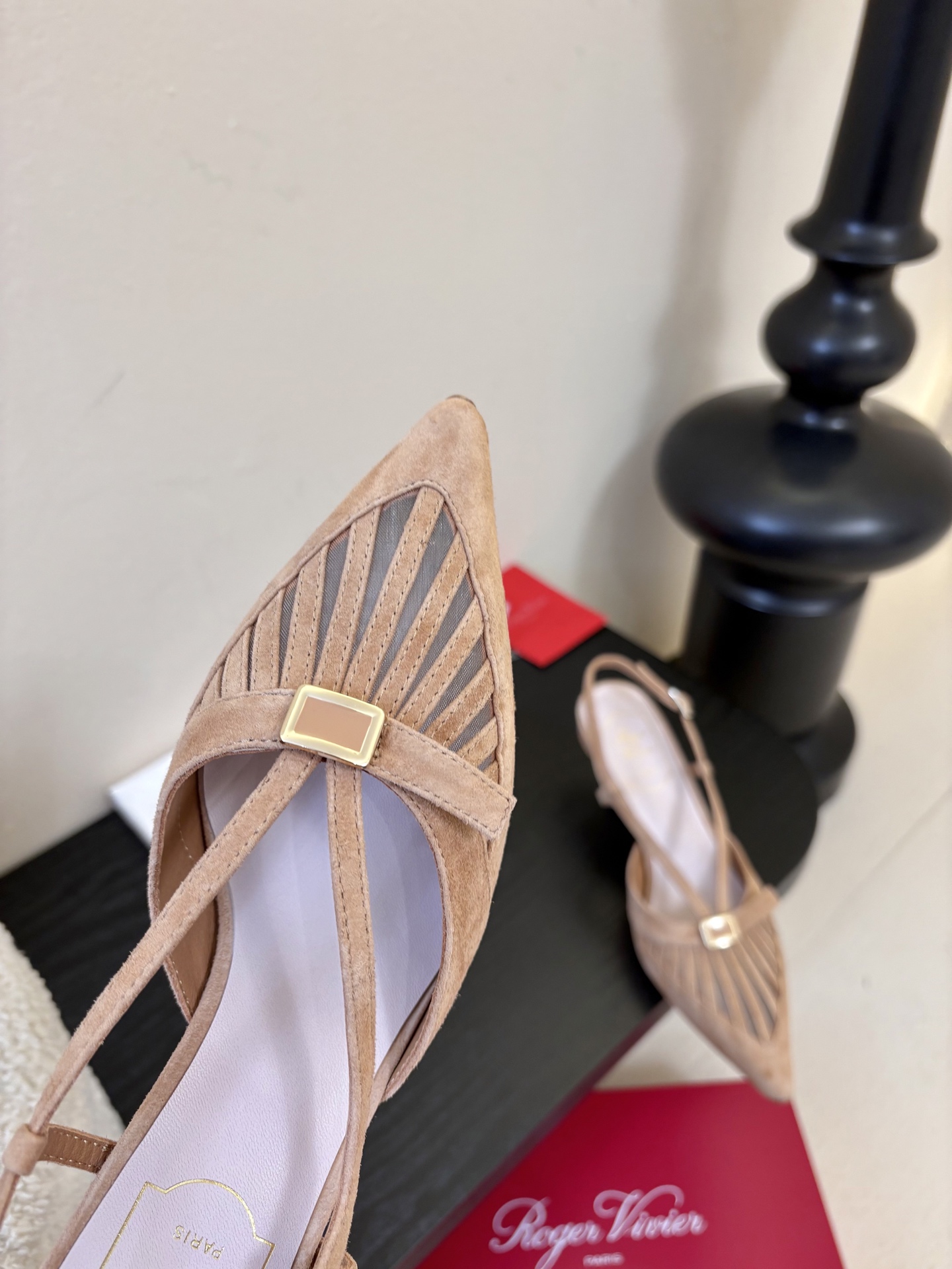 Roger Vivi* 26早春新品凉鞋Virgule钻扣高跟鞋后袢带凉拖 RV必入款 她上脚也太美了吧