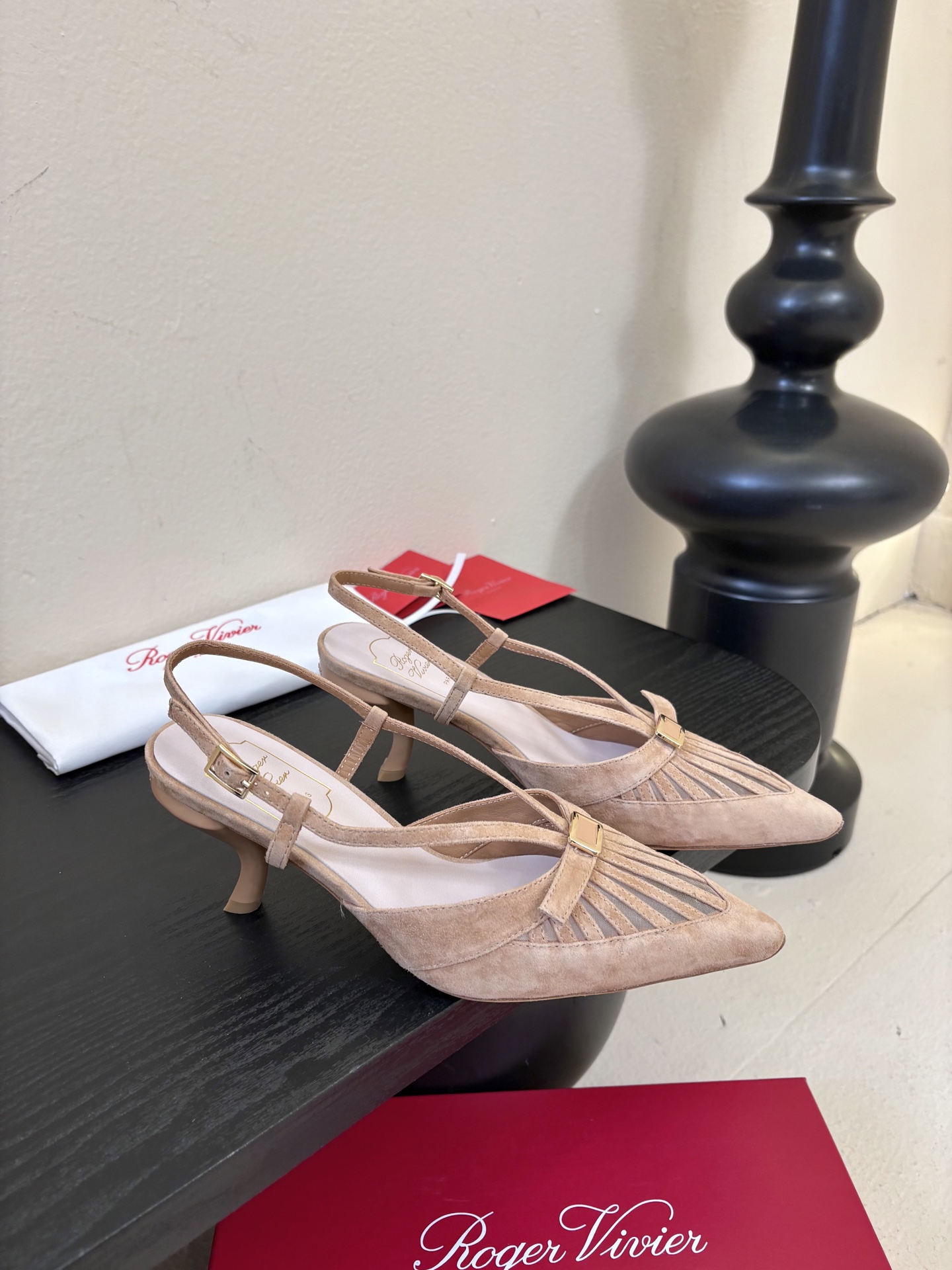 Roger Vivi* 26早春新品凉鞋Virgule钻扣高跟鞋后袢带凉拖 RV必入款 她上脚也太美了吧