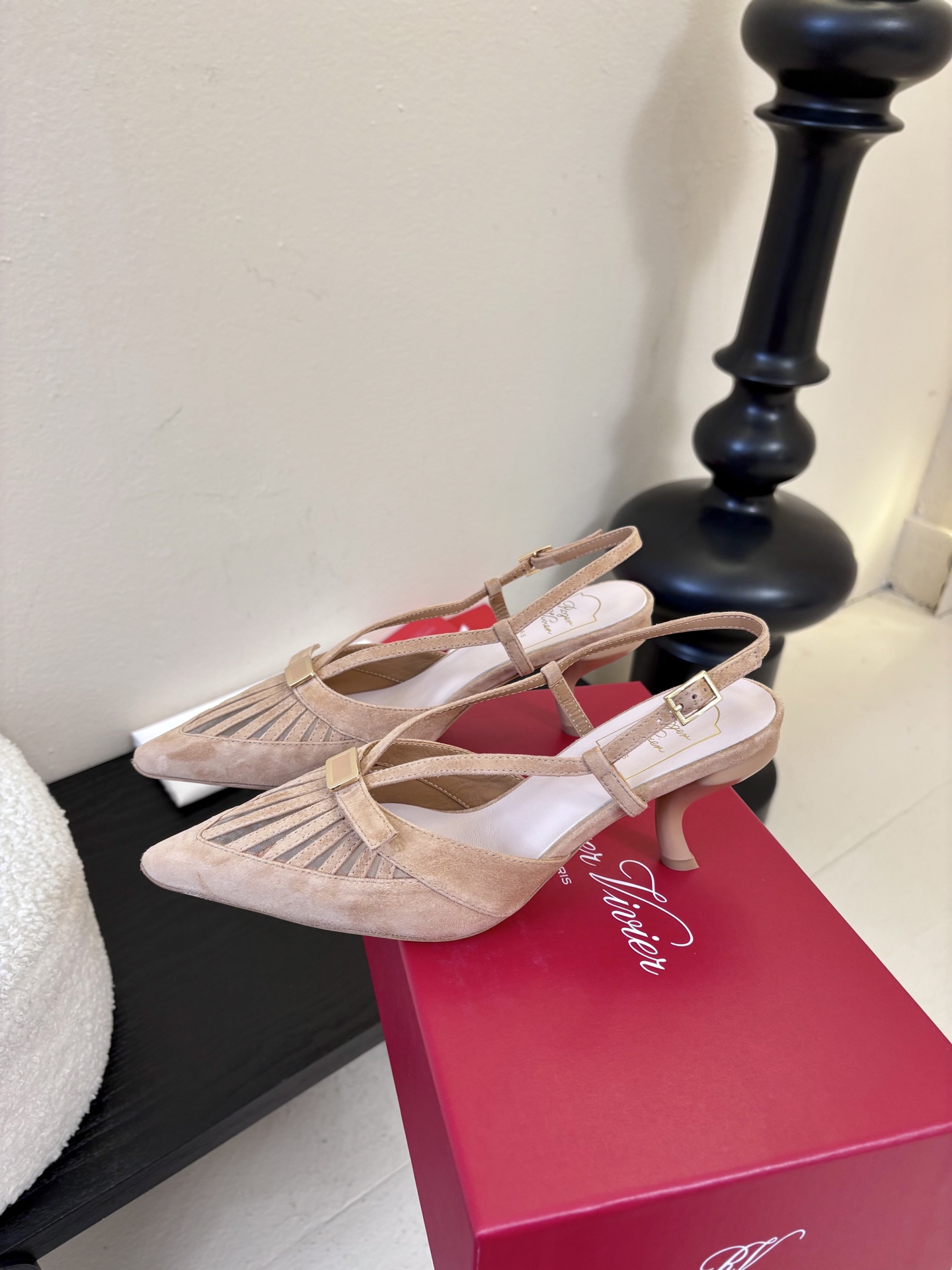 Roger Vivi* 26早春新品凉鞋Virgule钻扣高跟鞋后袢带凉拖 RV必入款 她上脚也太美了吧