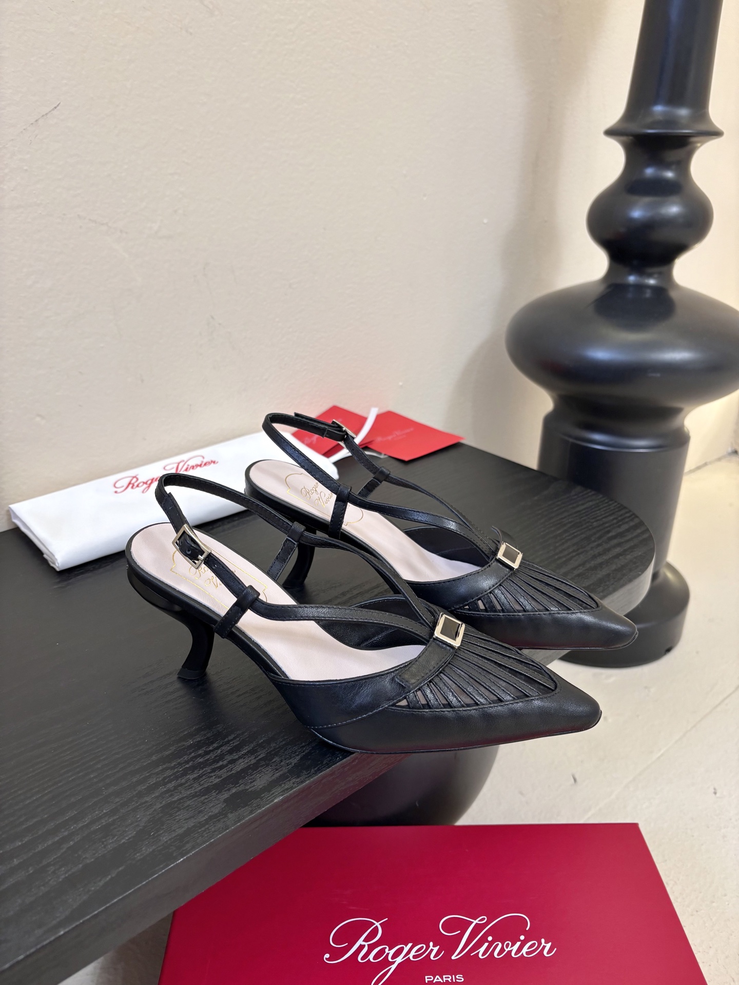 Roger Vivi* 26早春新品凉鞋Virgule钻扣高跟鞋后袢带凉拖 RV必入款 她上脚也太美了吧
