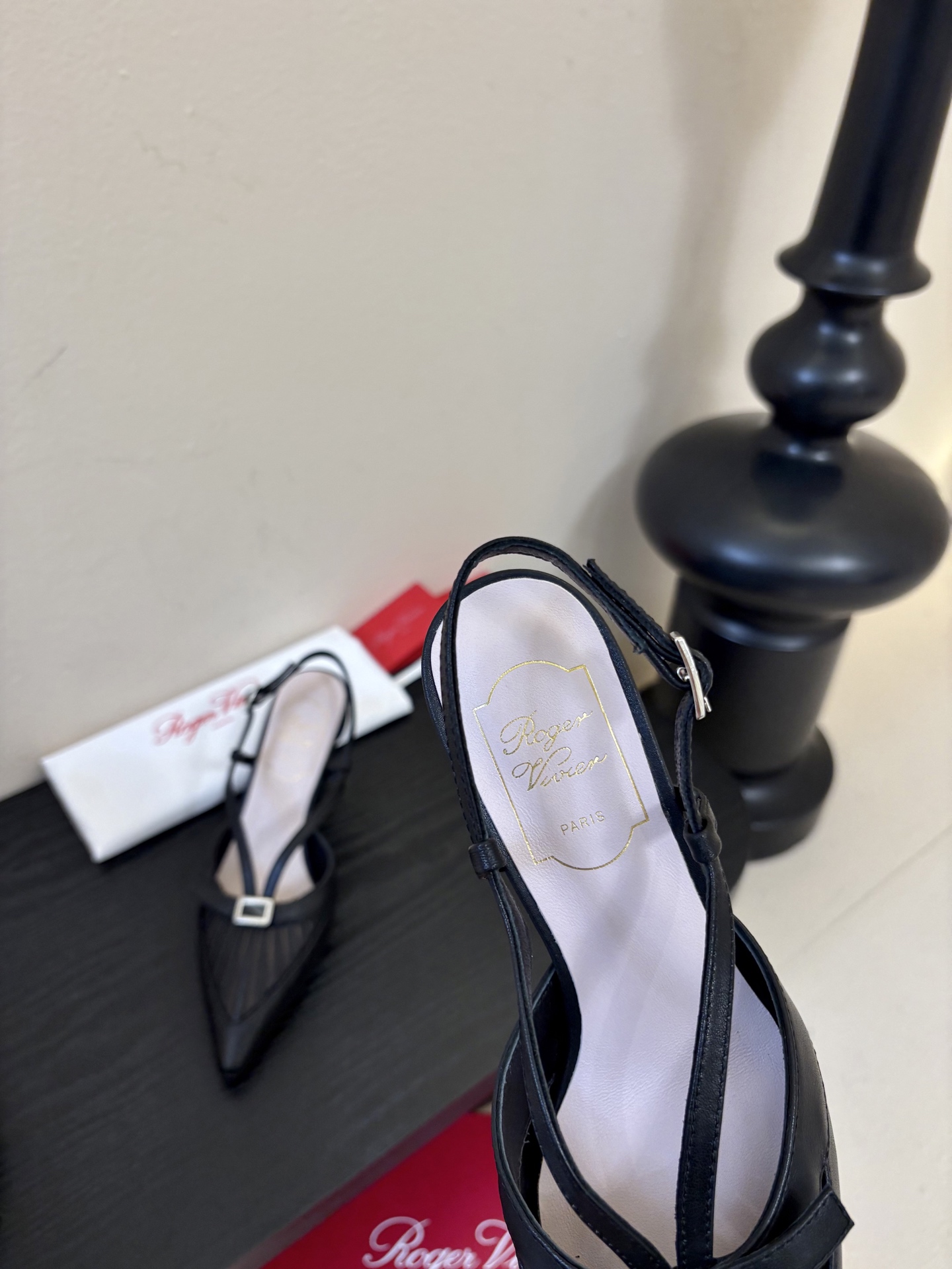 Roger Vivi* 26早春新品凉鞋Virgule钻扣高跟鞋后袢带凉拖 RV必入款 她上脚也太美了吧