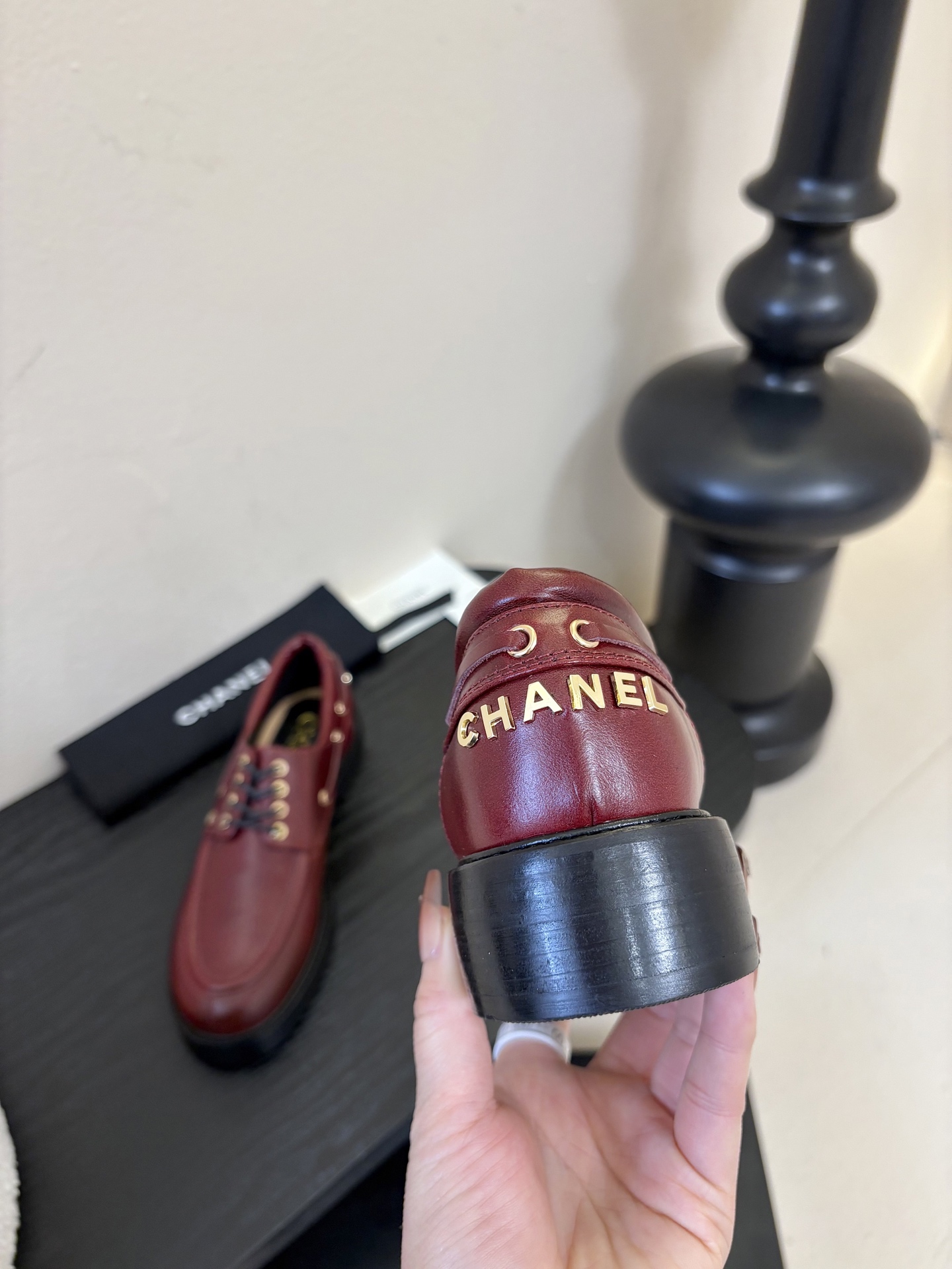 2026小香Chanel 26C春夏新款 经典双C扣穿带乐福鞋 复古系带字母五金扣厚底小皮鞋鞋子侧边装饰