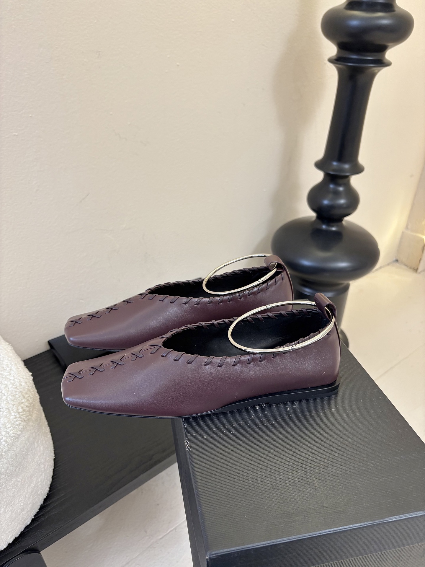 Jilsander 吉尔桑达26春夏新色经典圆环五金扣方头平底鞋🌿🌿💗超级推荐款！ 一直很火🔥 从未被超