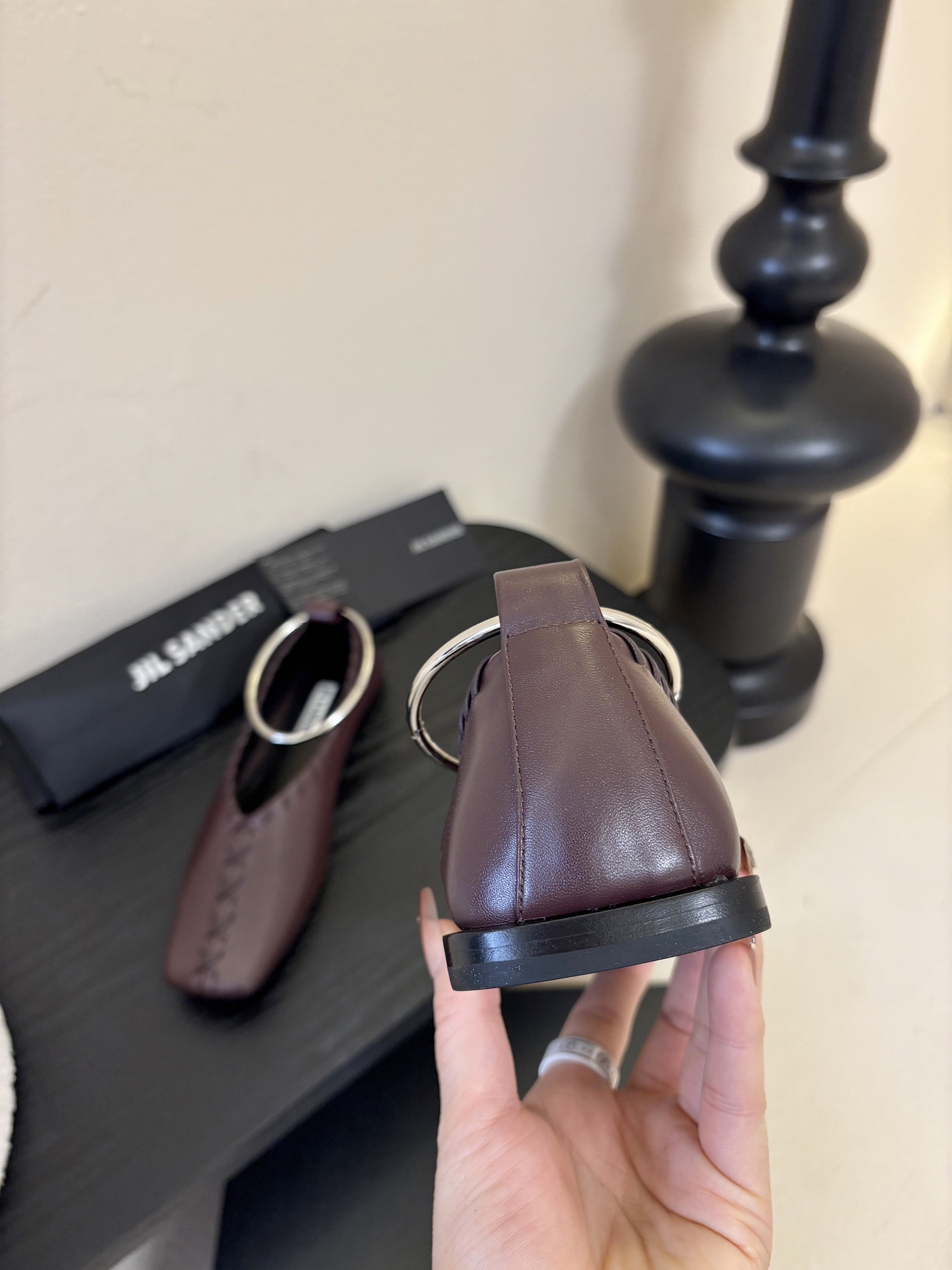 Jilsander 吉尔桑达26春夏新色经典圆环五金扣方头平底鞋🌿🌿💗超级推荐款！ 一直很火🔥 从未被超