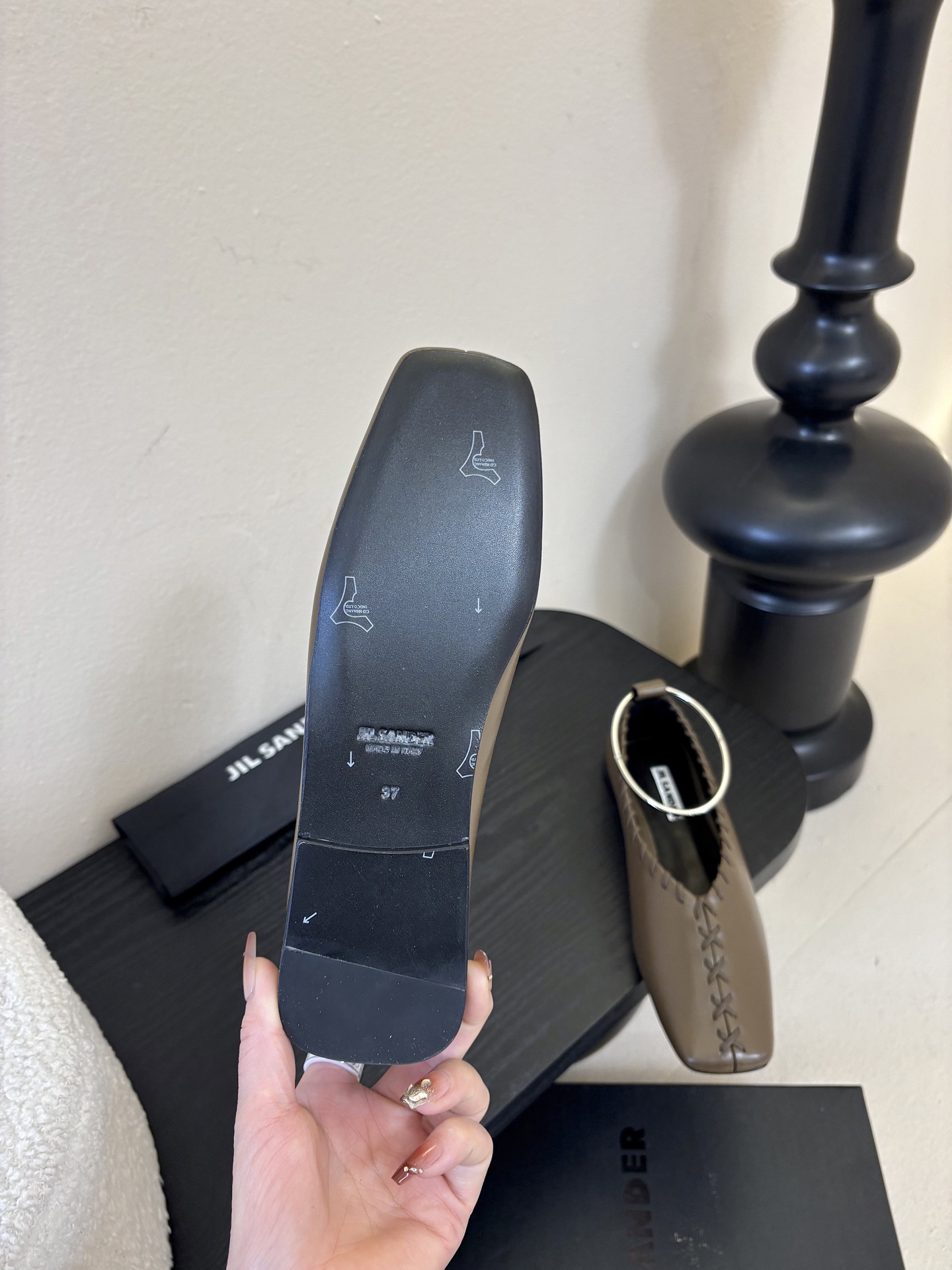 Jilsander 吉尔桑达26春夏新色经典圆环五金扣方头平底鞋🌿🌿💗超级推荐款！ 一直很火🔥 从未被超