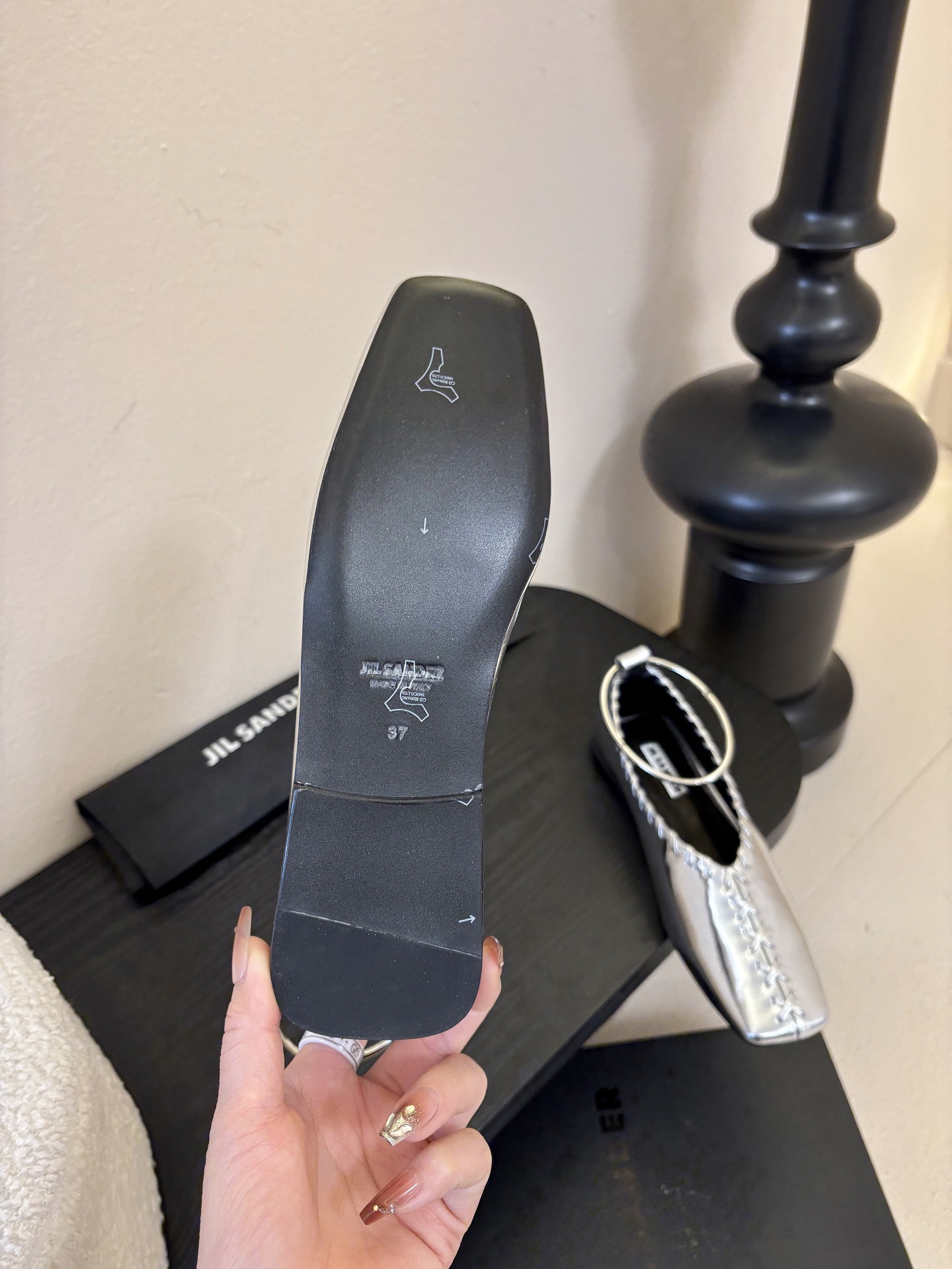 Jilsander 吉尔桑达26春夏新色经典圆环五金扣方头平底鞋🌿🌿💗超级推荐款！ 一直很火🔥 从未被超