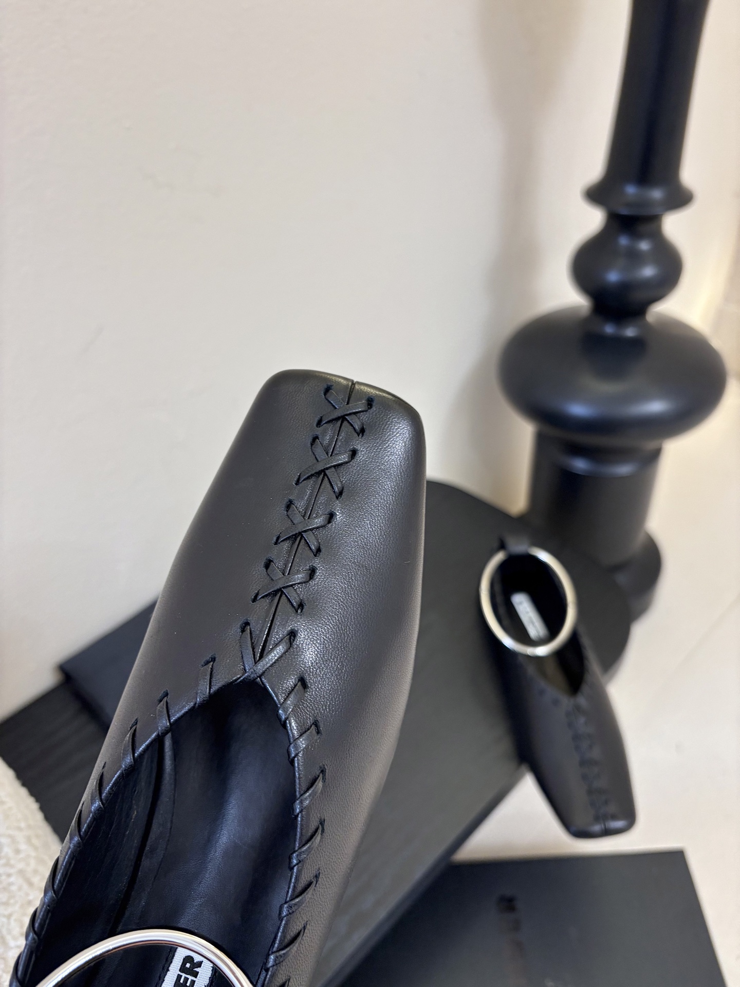 Jilsander 吉尔桑达26春夏新色经典圆环五金扣方头平底鞋🌿🌿💗超级推荐款！ 一直很火🔥 从未被超