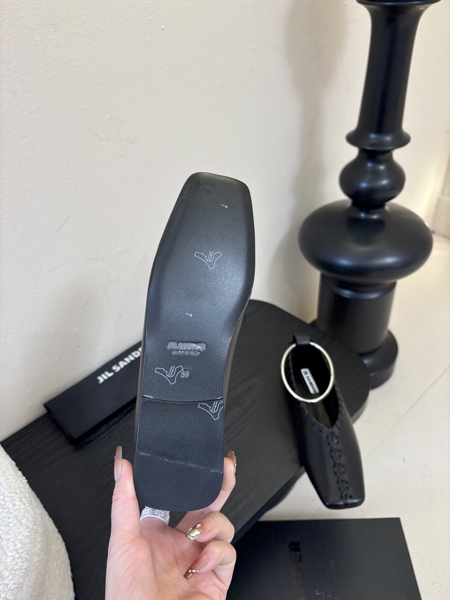 Jilsander 吉尔桑达26春夏新色经典圆环五金扣方头平底鞋🌿🌿💗超级推荐款！ 一直很火🔥 从未被超