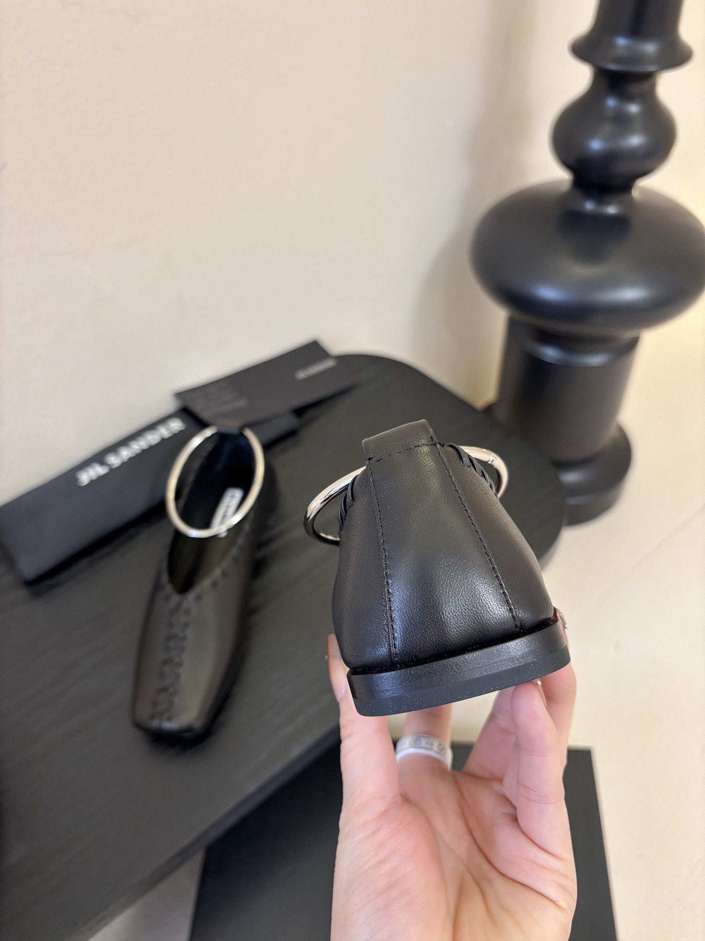 Jilsander 吉尔桑达26春夏新色经典圆环五金扣方头平底鞋🌿🌿💗超级推荐款！ 一直很火🔥 从未被超