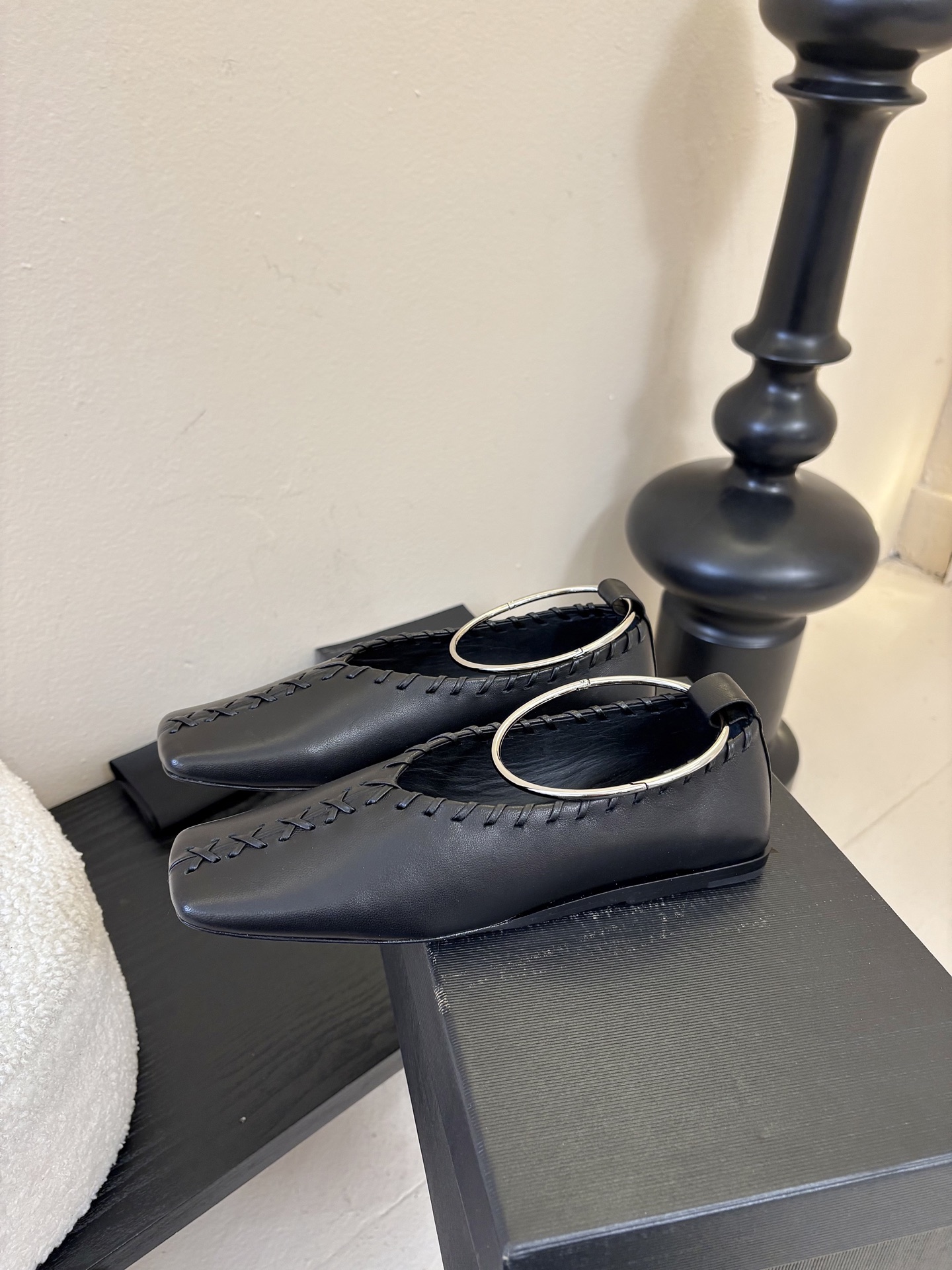 Jilsander 吉尔桑达26春夏新色经典圆环五金扣方头平底鞋🌿🌿💗超级推荐款！ 一直很火🔥 从未被超