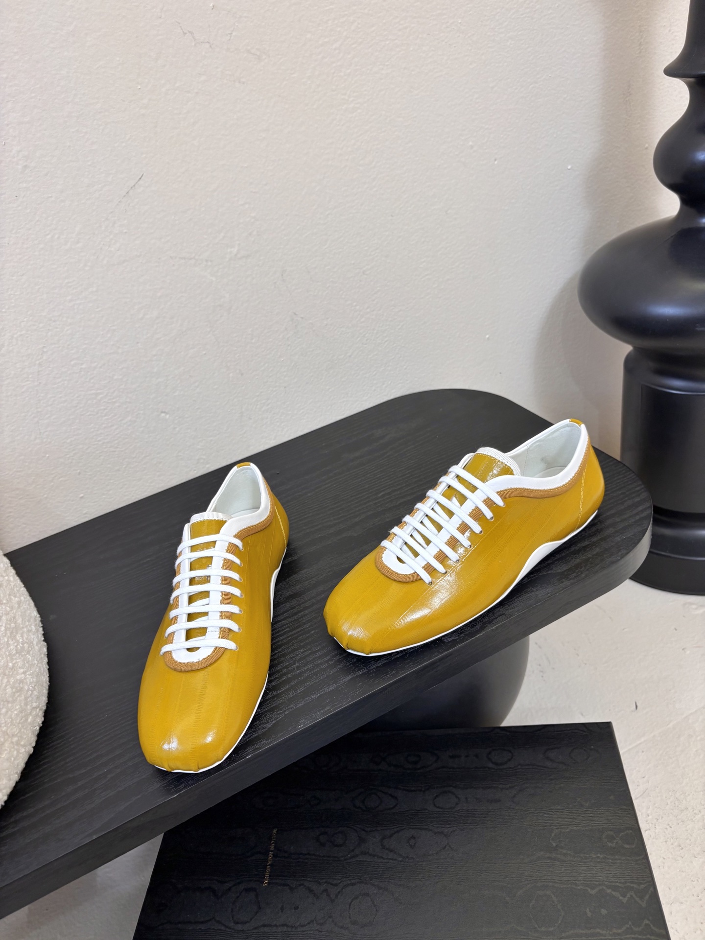 Dries Van Note*26ss复古德训鞋极简平底休闲鞋属于复古德训鞋极简平底休闲鞋，鞋型为低帮窄