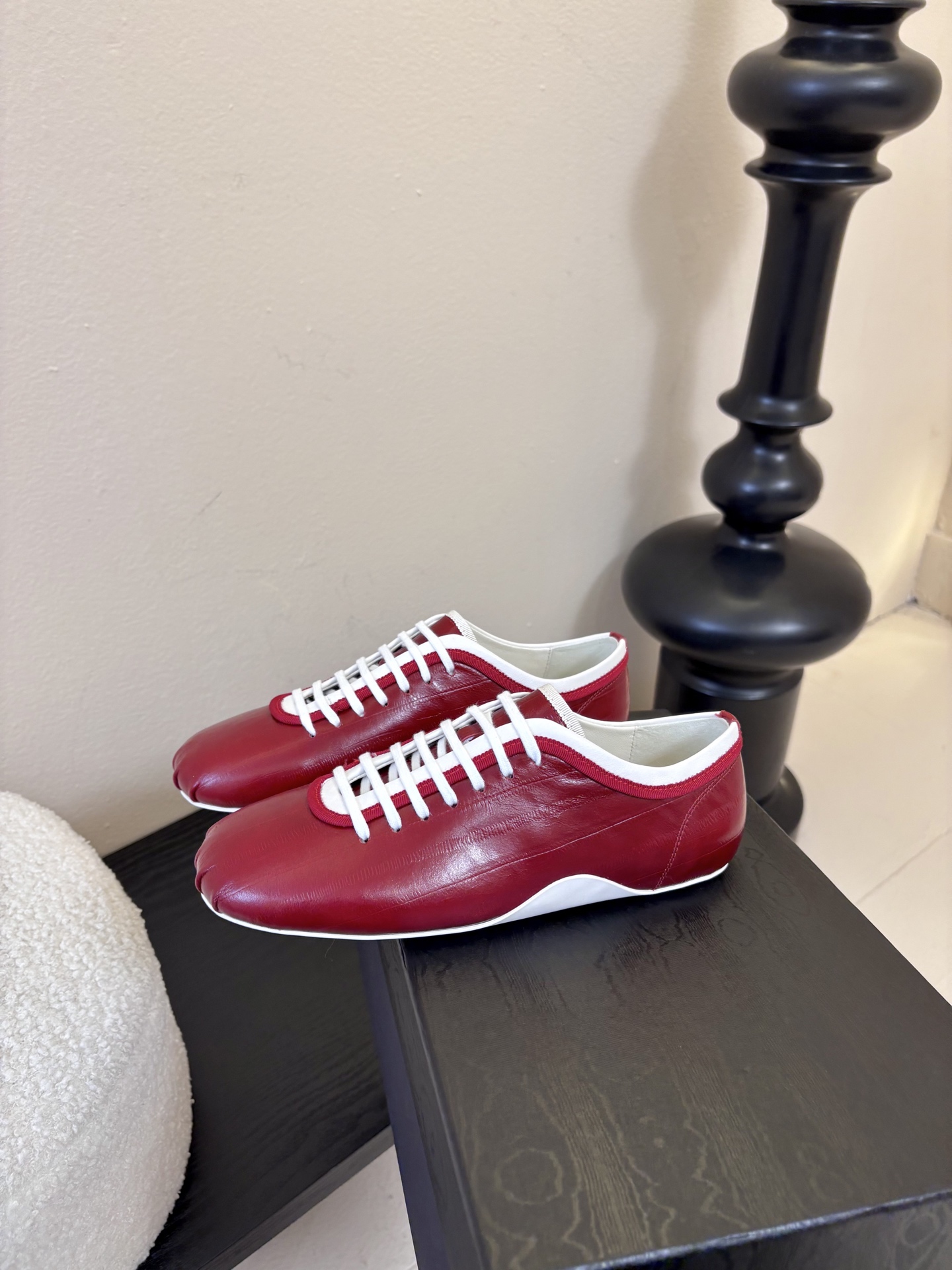 Dries Van Note*26ss复古德训鞋极简平底休闲鞋属于复古德训鞋极简平底休闲鞋，鞋型为低帮窄