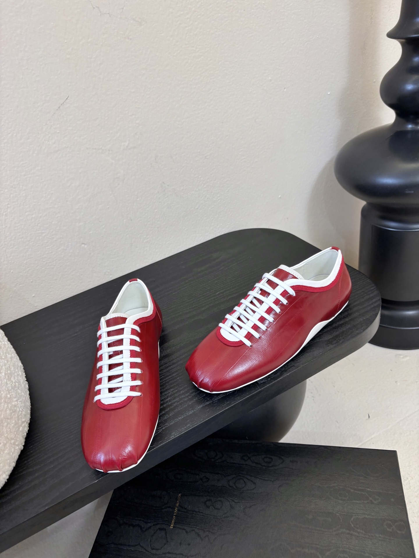 Dries Van Note*26ss复古德训鞋极简平底休闲鞋属于复古德训鞋极简平底休闲鞋，鞋型为低帮窄