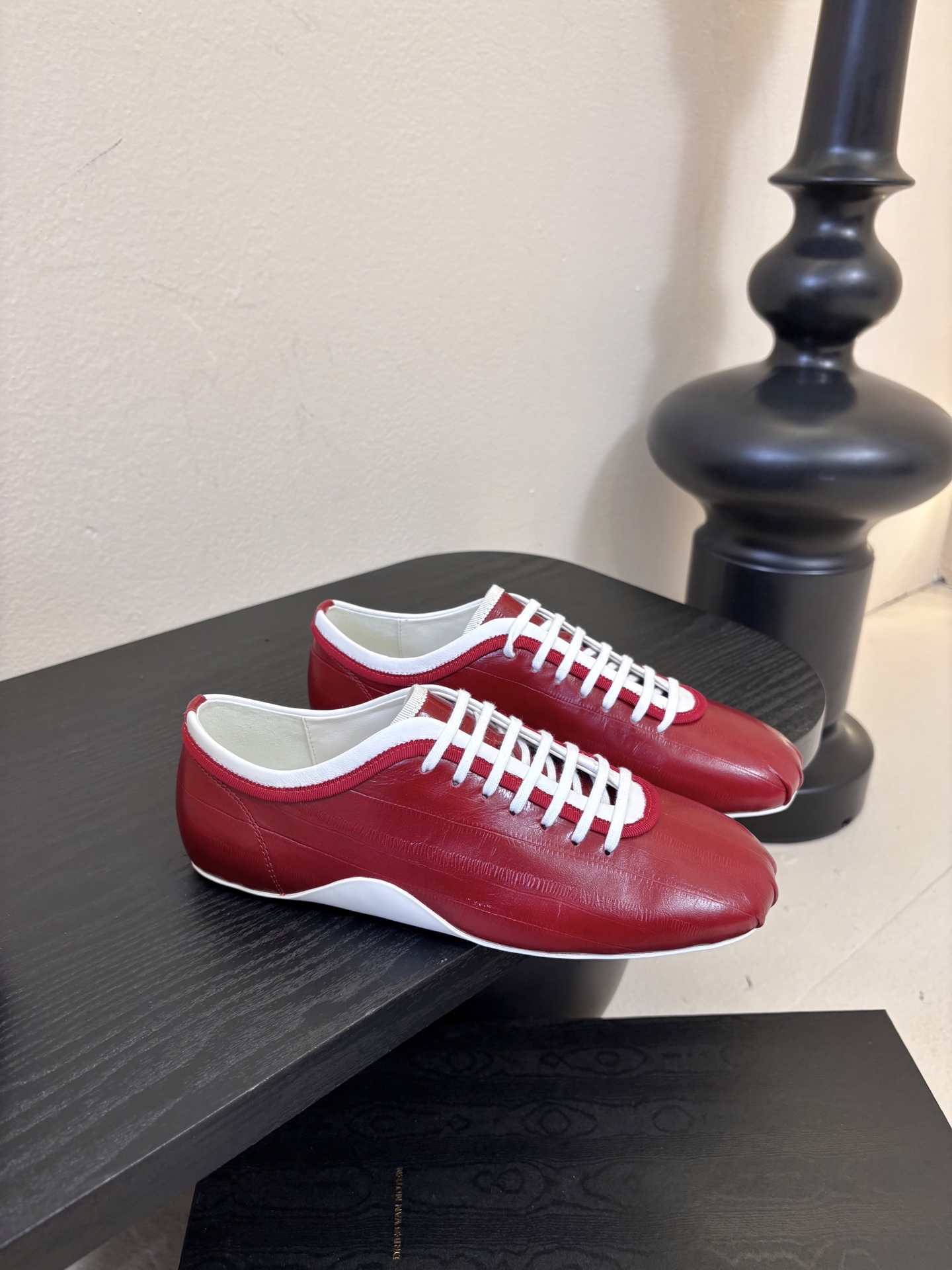 Dries Van Note*26ss复古德训鞋极简平底休闲鞋属于复古德训鞋极简平底休闲鞋，鞋型为低帮窄