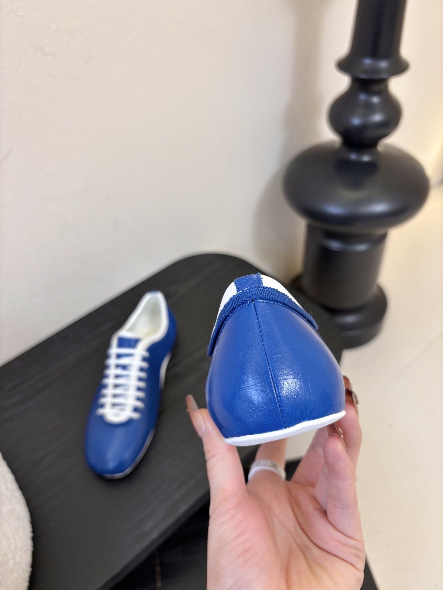 Dries Van Note*26ss复古德训鞋极简平底休闲鞋属于复古德训鞋极简平底休闲鞋，鞋型为低帮窄