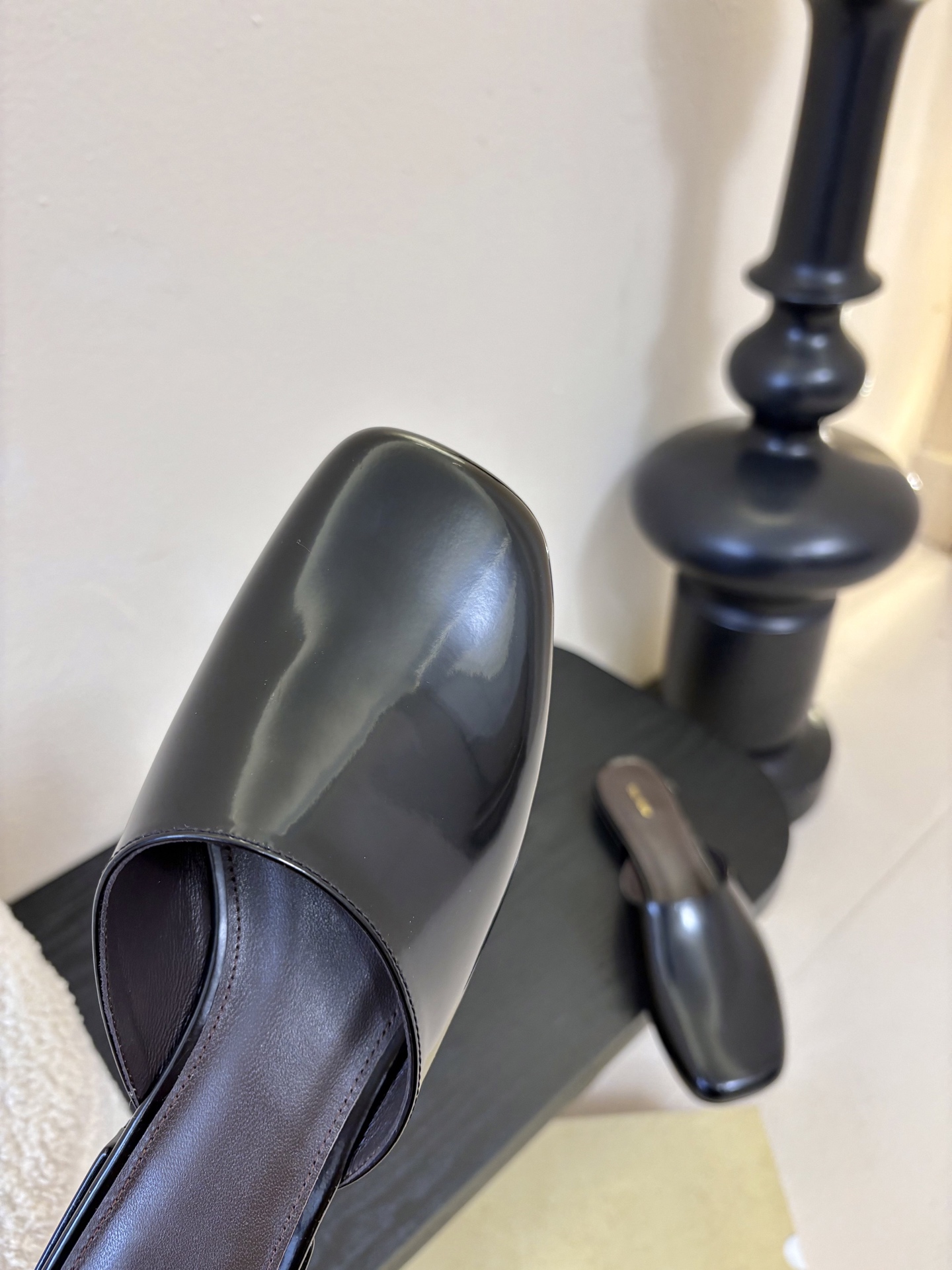 The Row 26春夏新款玛丽珍包头圆头半拖凉鞋单鞋！据说这是本年度最美丽的玛丽珍奶，法式优雅气质在线