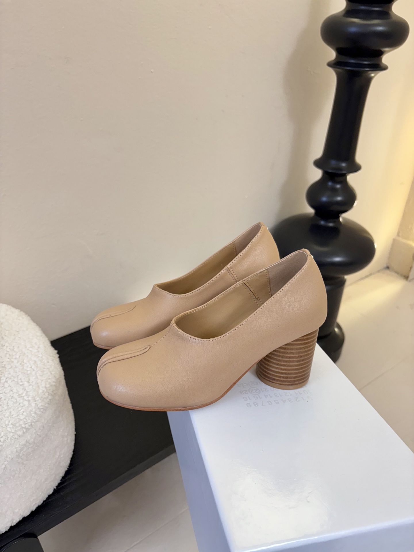 Maison Marginal* MM6苹果头芭蕾舞凉鞋马吉拉设计师太有才了 作为设计元素打造鞋品💯 单