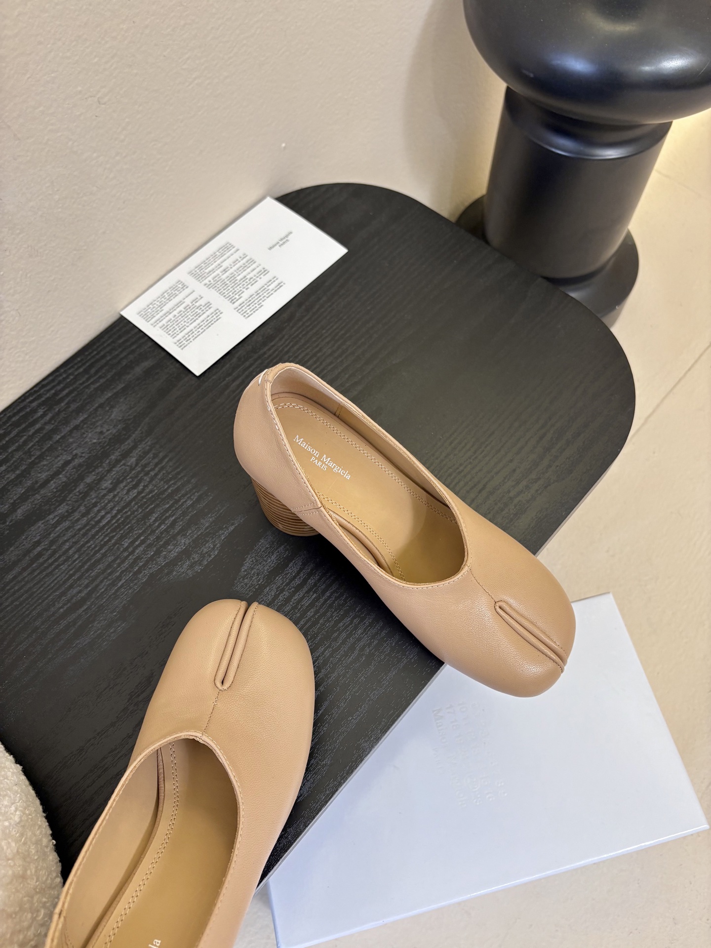 Maison Marginal* MM6苹果头芭蕾舞凉鞋马吉拉设计师太有才了 作为设计元素打造鞋品💯 单