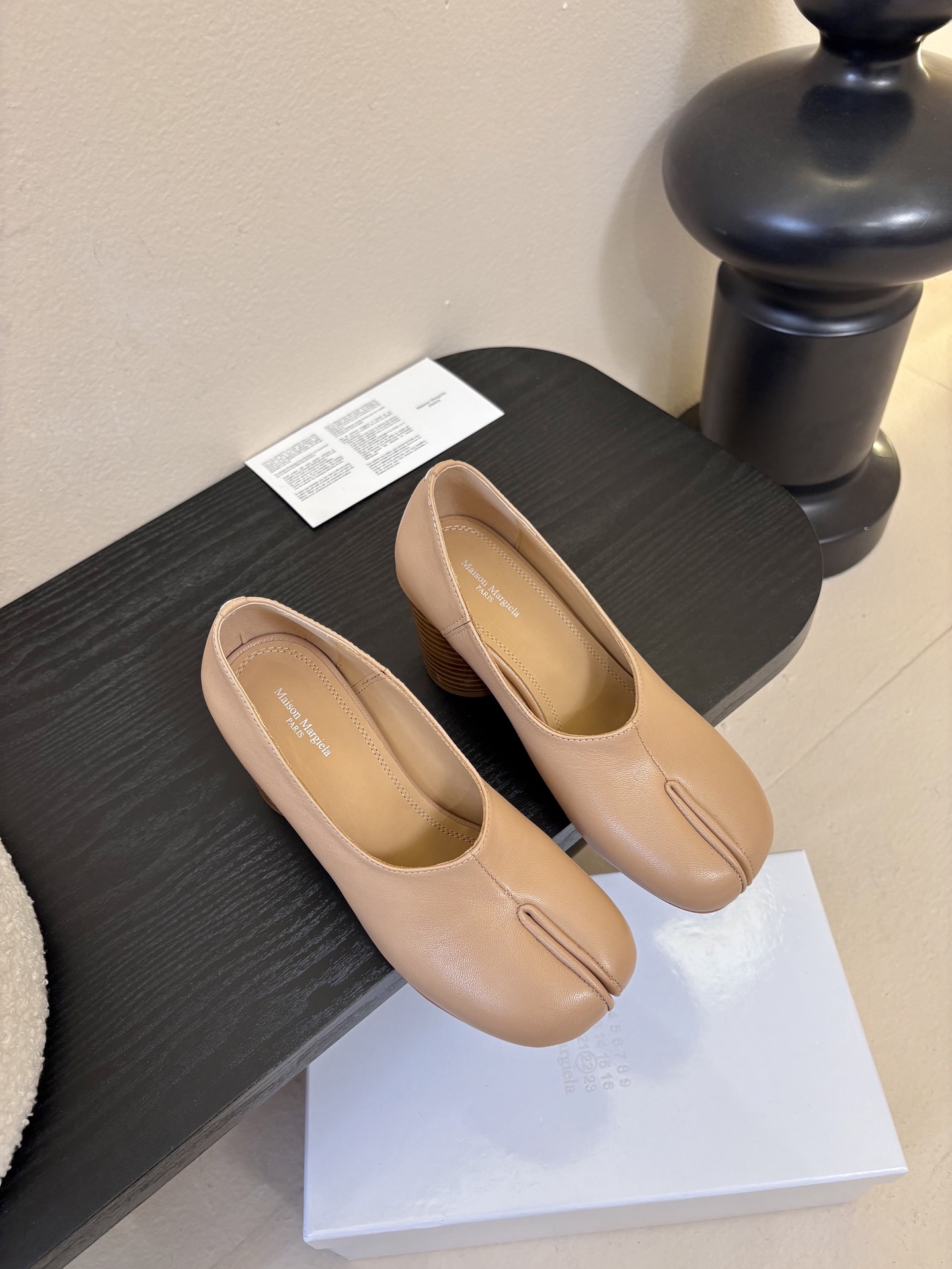 Maison Marginal* MM6苹果头芭蕾舞凉鞋马吉拉设计师太有才了 作为设计元素打造鞋品💯 单