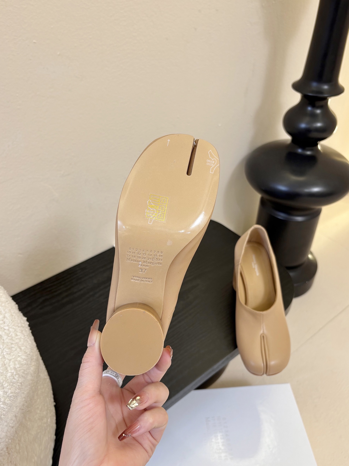 Maison Marginal* MM6苹果头芭蕾舞凉鞋马吉拉设计师太有才了 作为设计元素打造鞋品💯 单