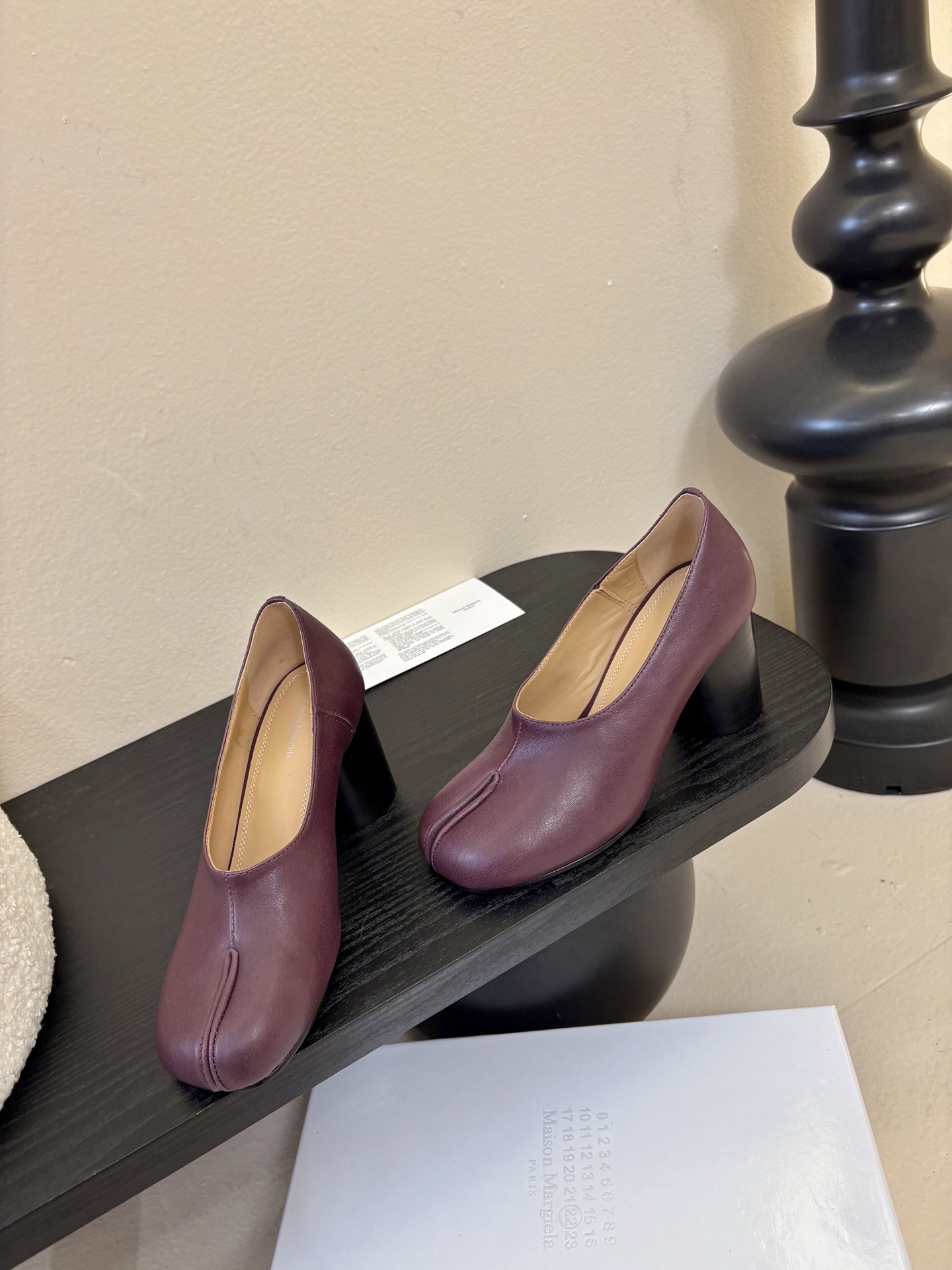 Maison Marginal* MM6苹果头芭蕾舞凉鞋马吉拉设计师太有才了 作为设计元素打造鞋品💯 单