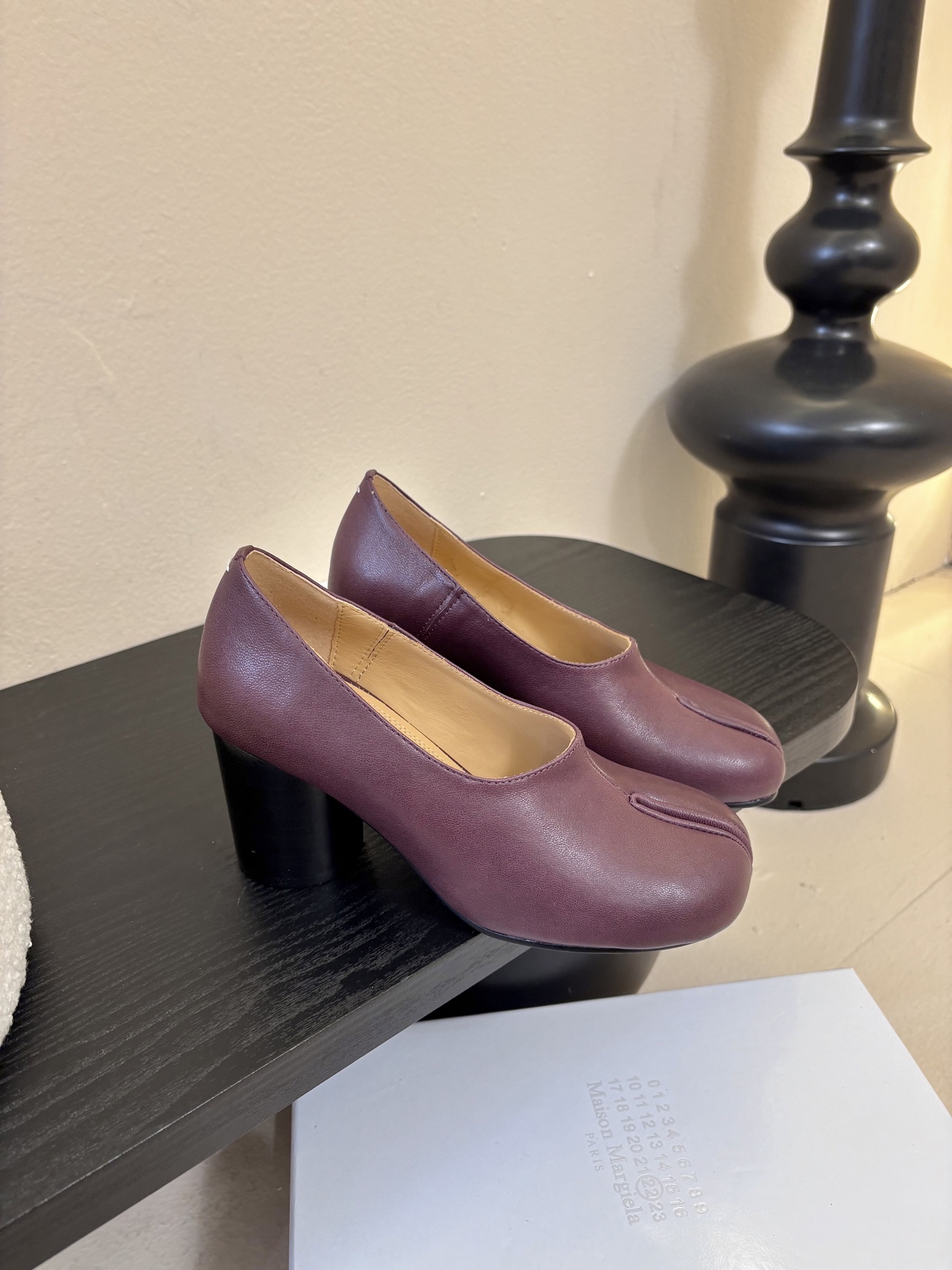 Maison Marginal* MM6苹果头芭蕾舞凉鞋马吉拉设计师太有才了 作为设计元素打造鞋品💯 单