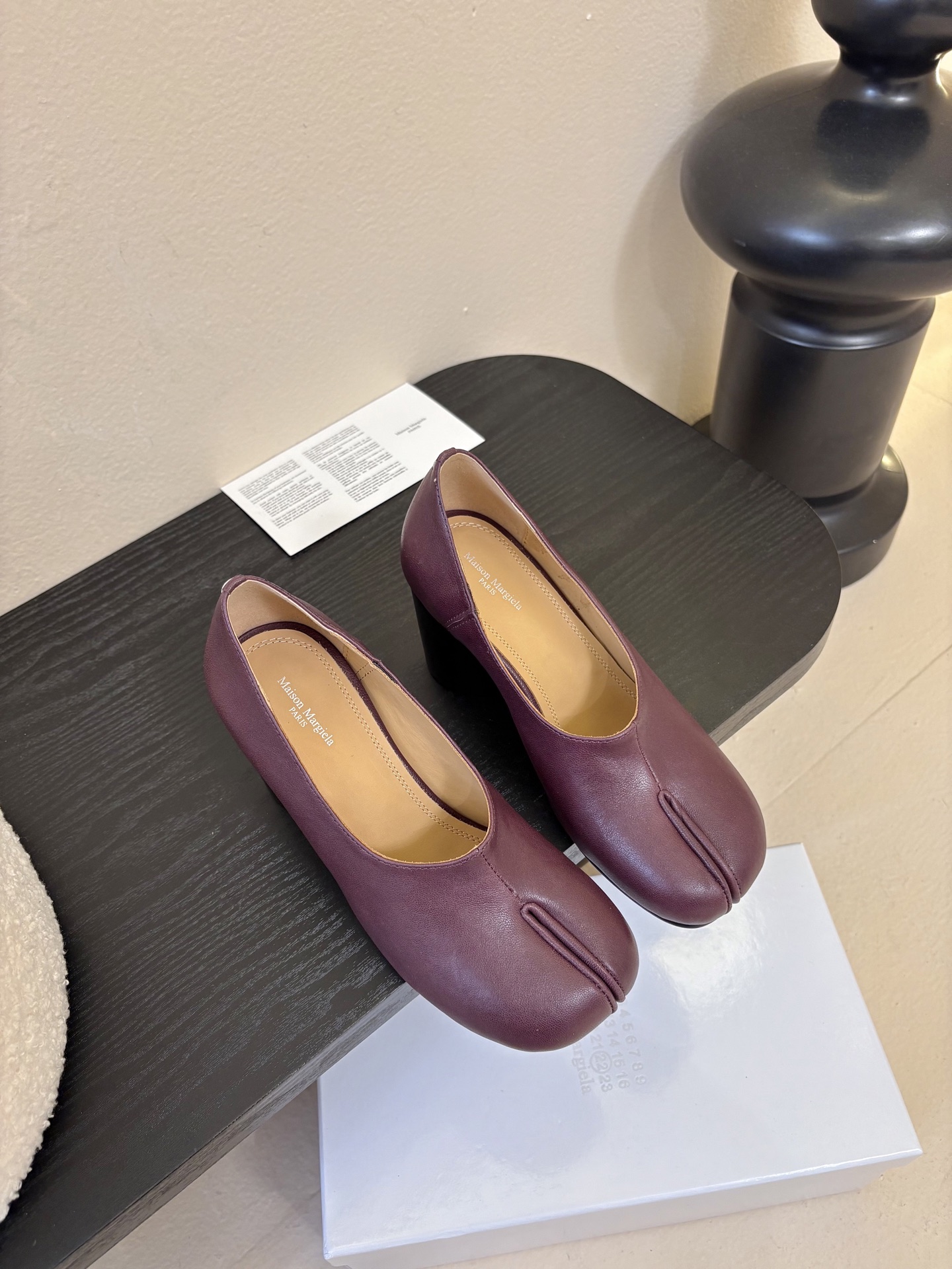 Maison Marginal* MM6苹果头芭蕾舞凉鞋马吉拉设计师太有才了 作为设计元素打造鞋品💯 单