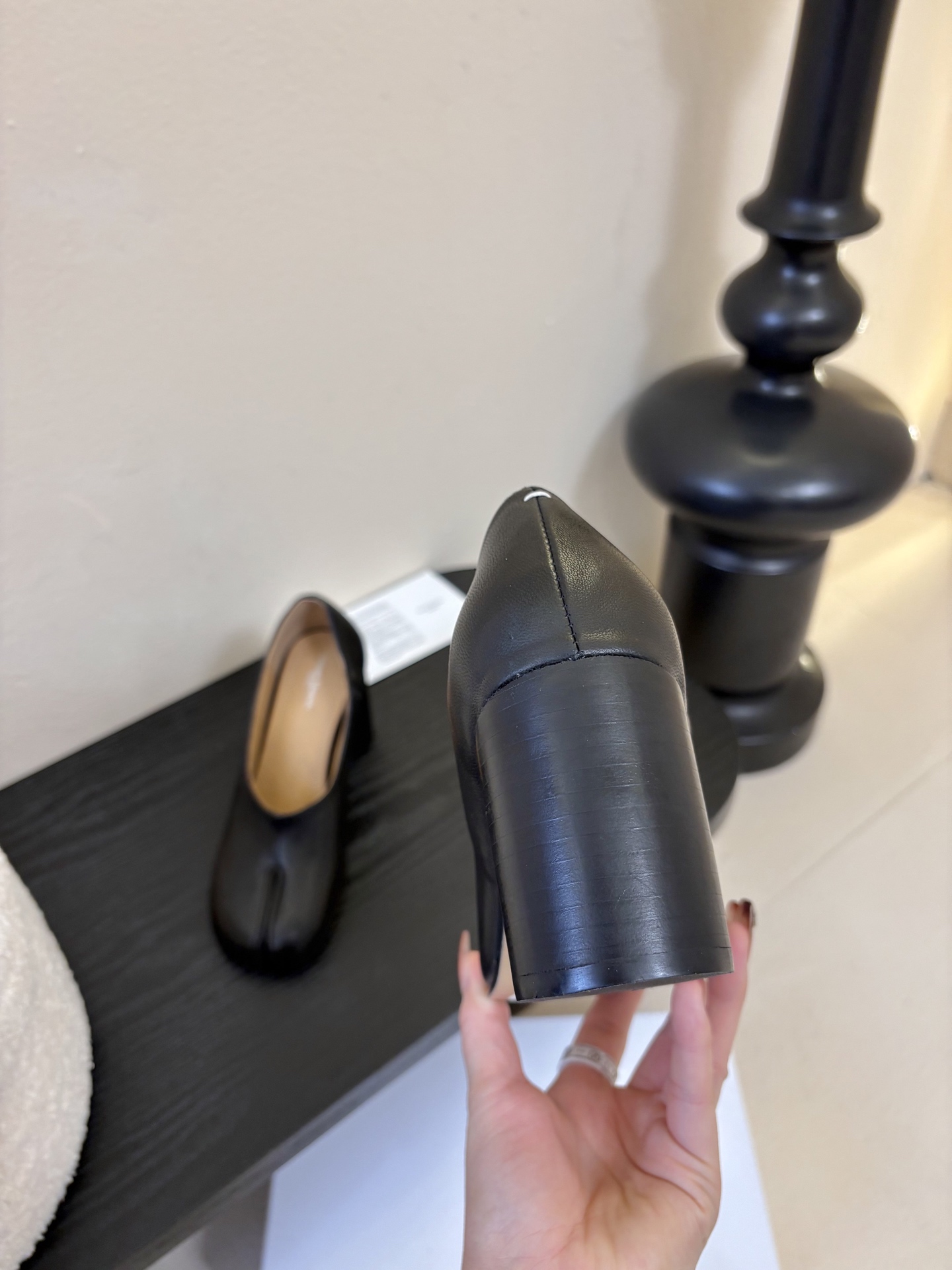 Maison Marginal* MM6苹果头芭蕾舞凉鞋马吉拉设计师太有才了 作为设计元素打造鞋品💯 单