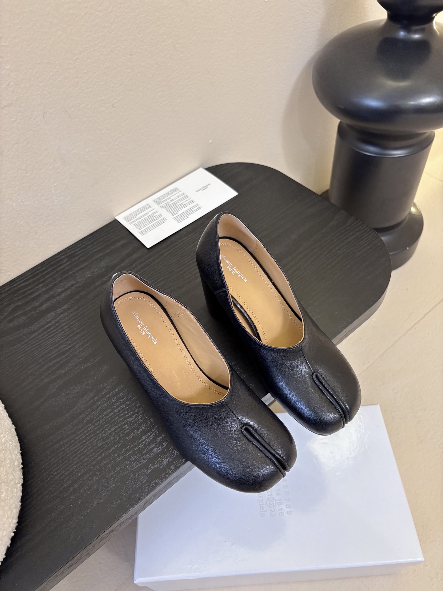 Maison Marginal* MM6苹果头芭蕾舞凉鞋马吉拉设计师太有才了 作为设计元素打造鞋品💯 单