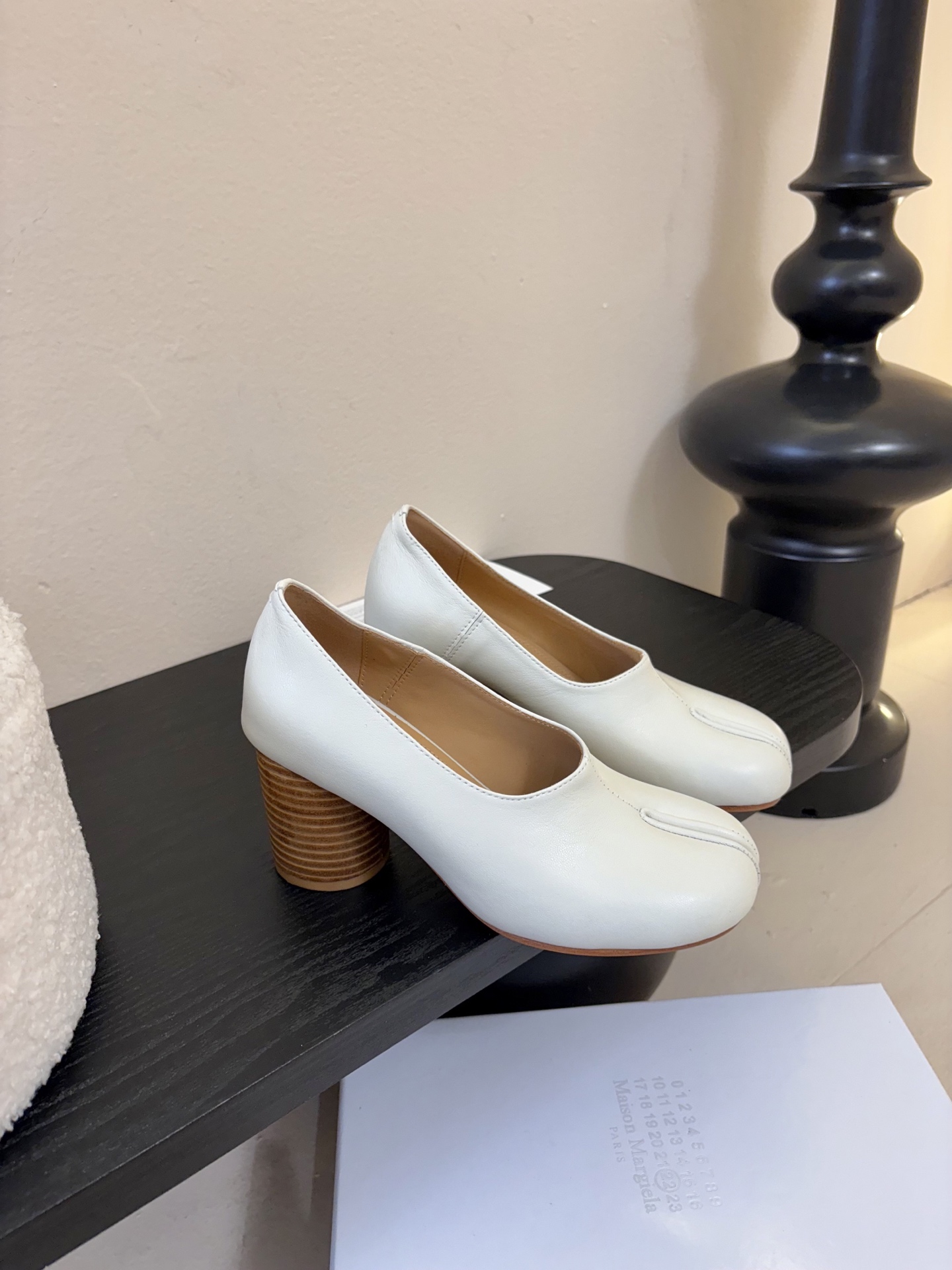 Maison Marginal* MM6苹果头芭蕾舞凉鞋马吉拉设计师太有才了 作为设计元素打造鞋品💯 单