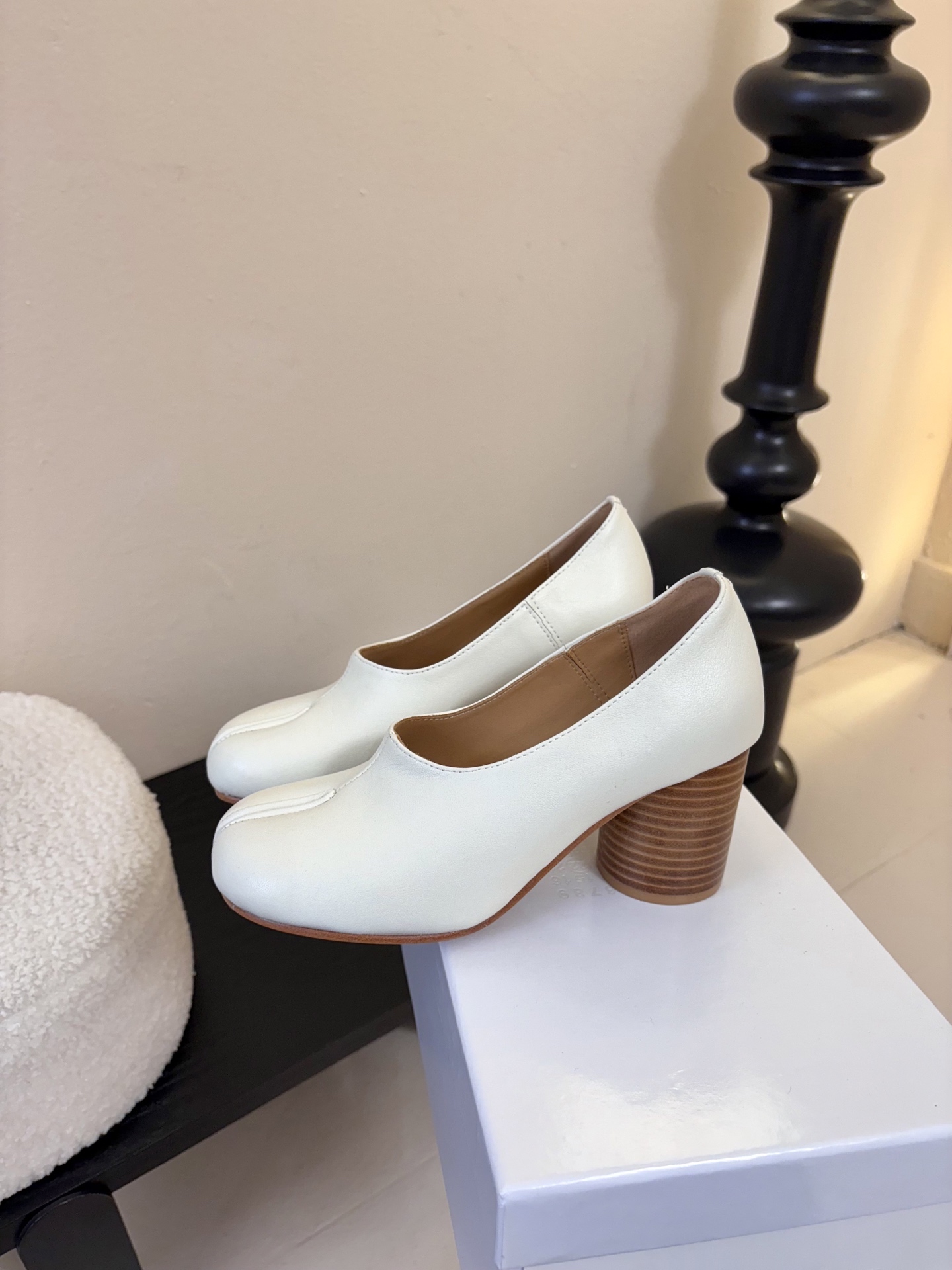 Maison Marginal* MM6苹果头芭蕾舞凉鞋马吉拉设计师太有才了 作为设计元素打造鞋品💯 单