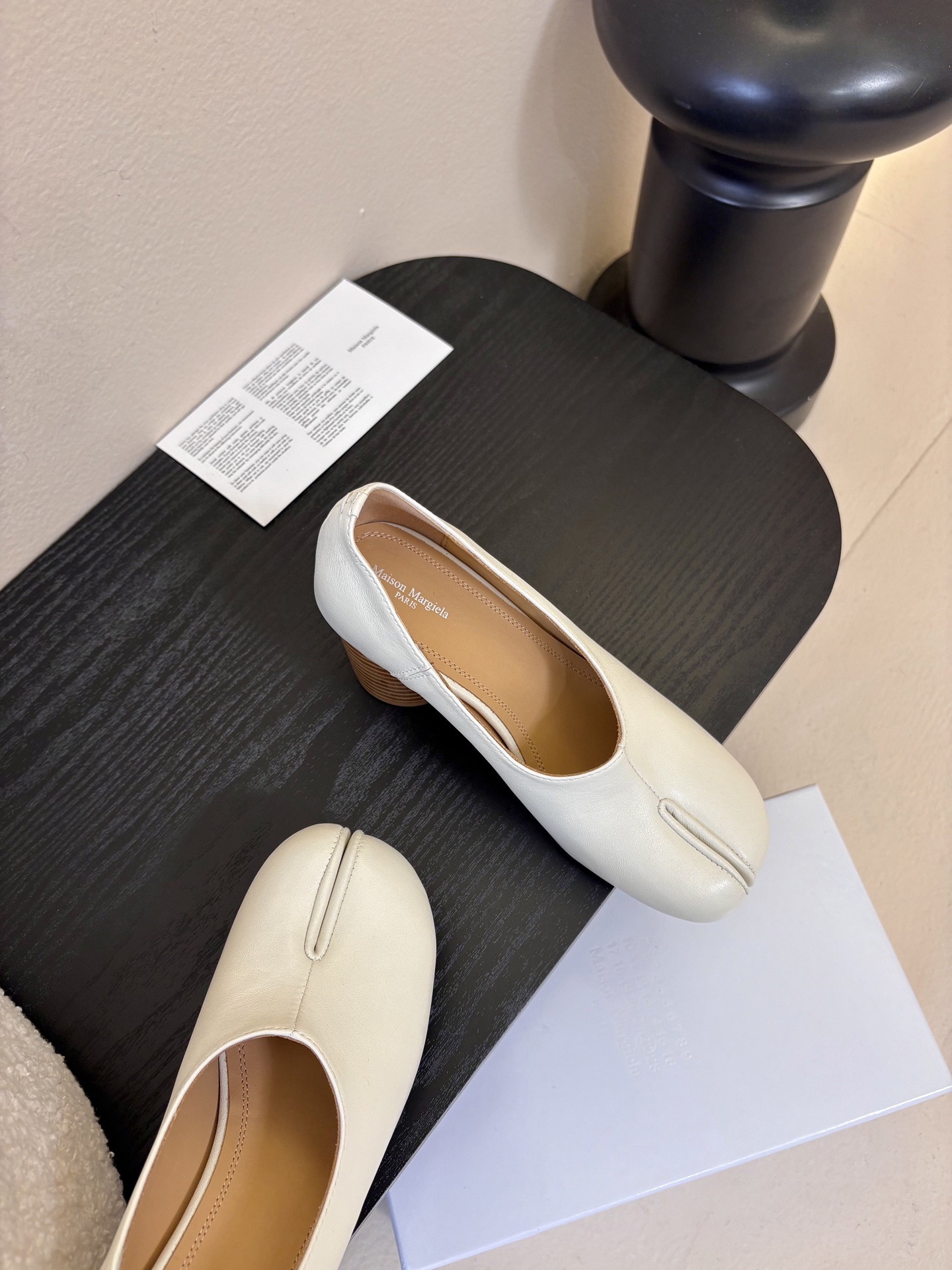 Maison Marginal* MM6苹果头芭蕾舞凉鞋马吉拉设计师太有才了 作为设计元素打造鞋品💯 单